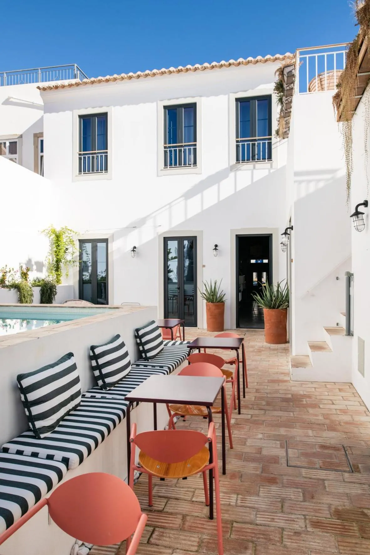 Property building in Casa Rosa Villa with Pool in Olhao Centre