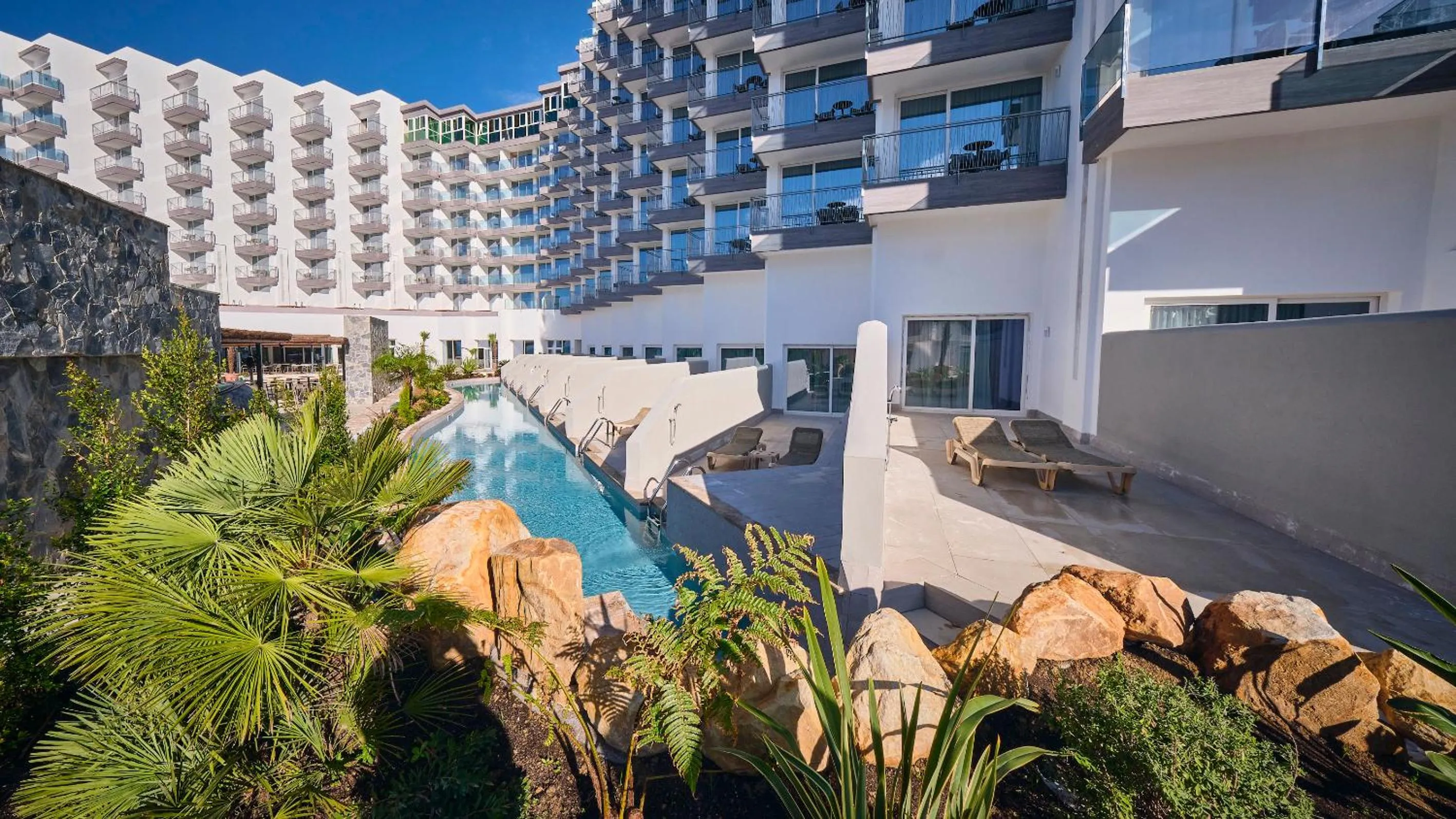 Property building in Cádiz Bahía by QHotels