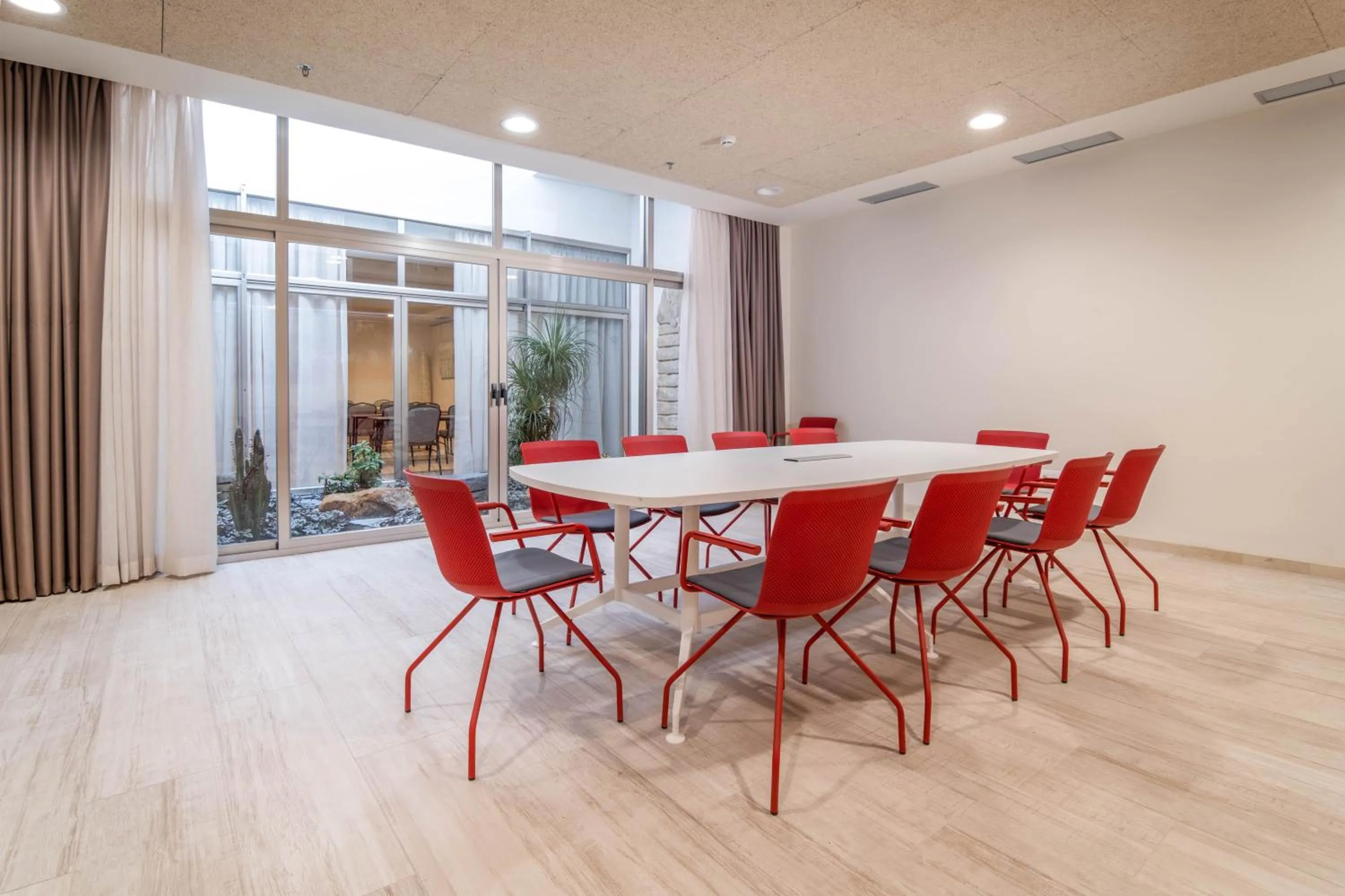 Meeting/conference room in Cádiz Bahía by QHotels