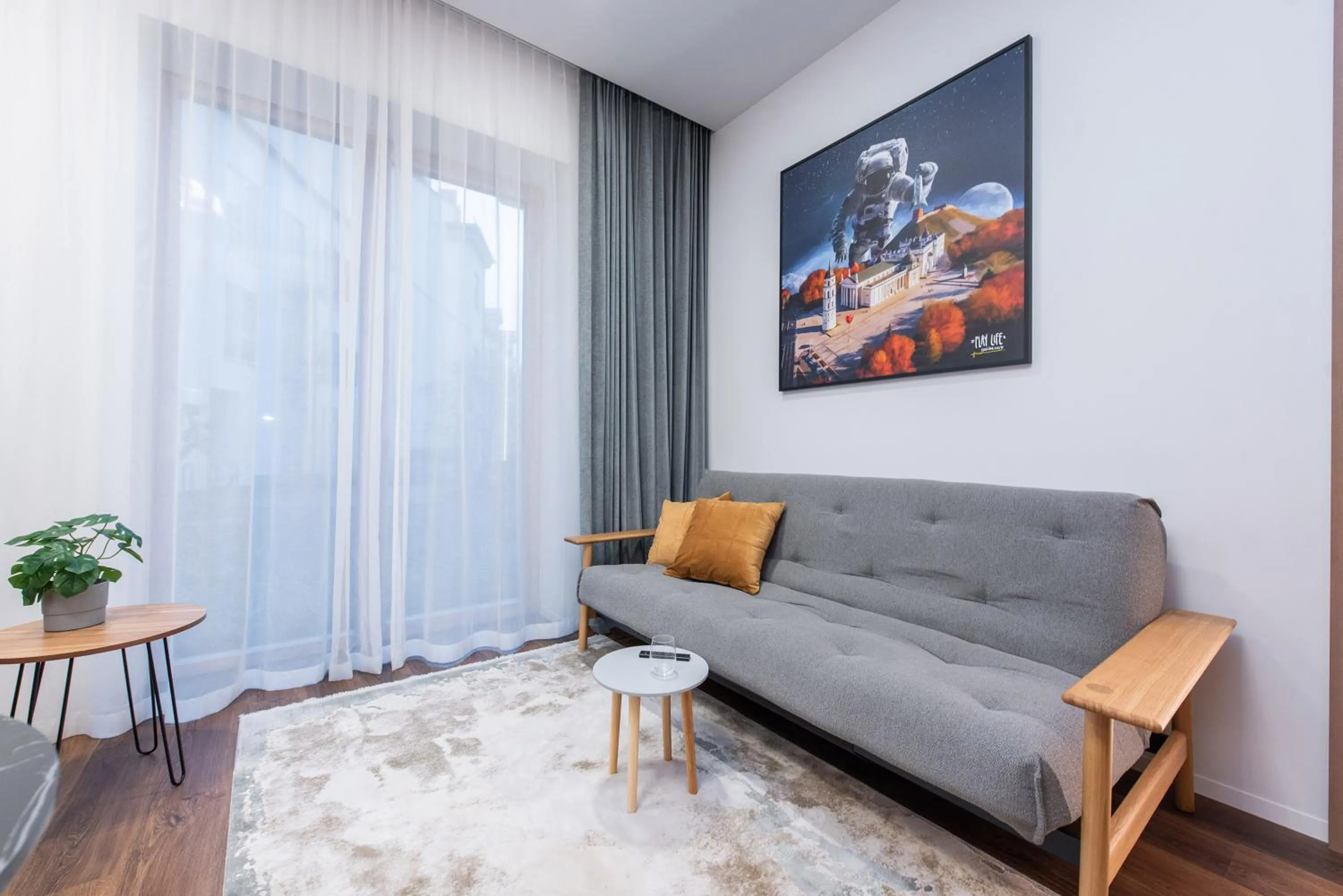 New Bastion Life Apartments w- Free Garage Prkg & Self Check-in I cohost