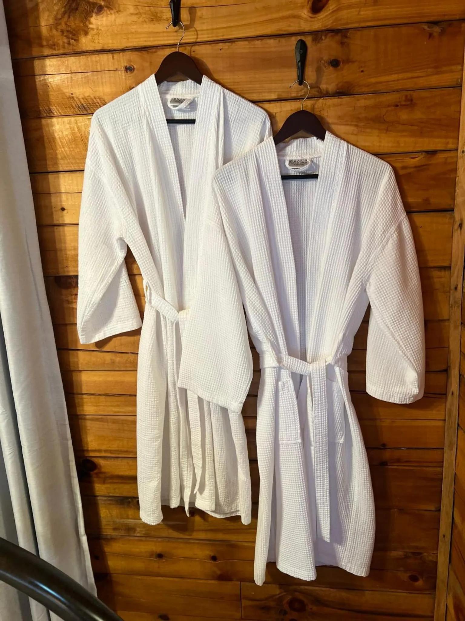 Log Cabin with Mountain View and Privacy