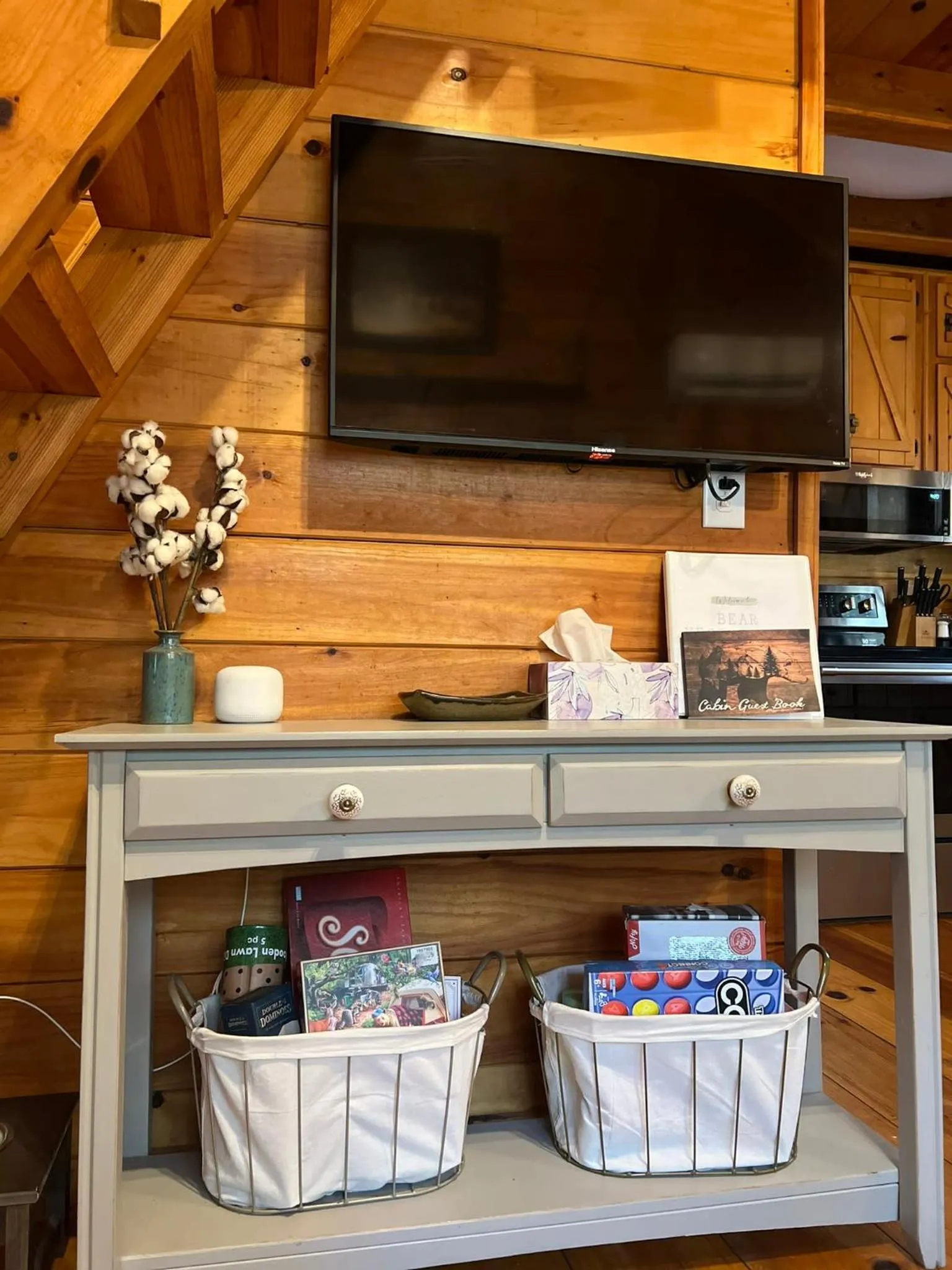 Log Cabin with Mountain View and Privacy