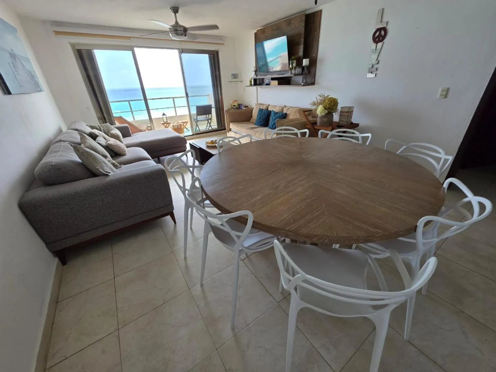 Dining area in Perfect vacation getaway,Ocean View,Wifi, Beach