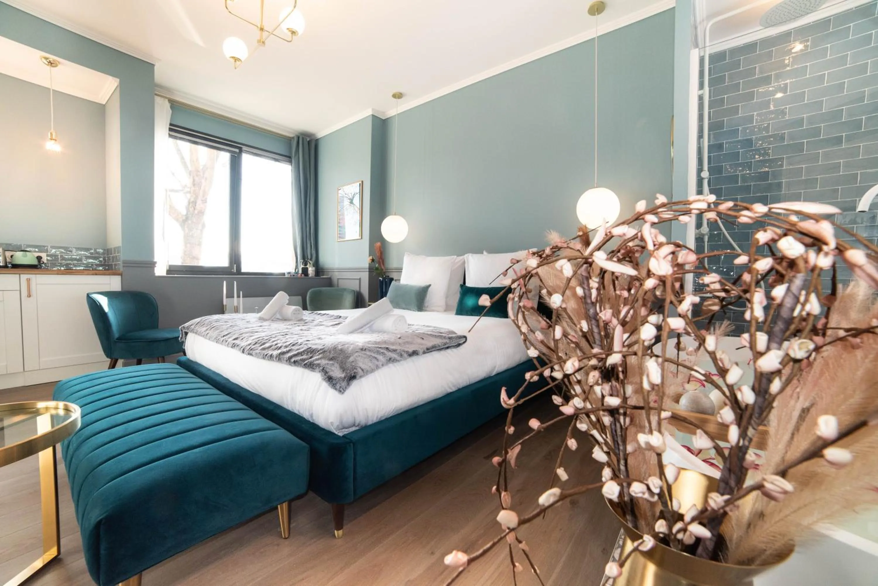 Bedroom, Bed in The Parisian Blue Eiffel Tower