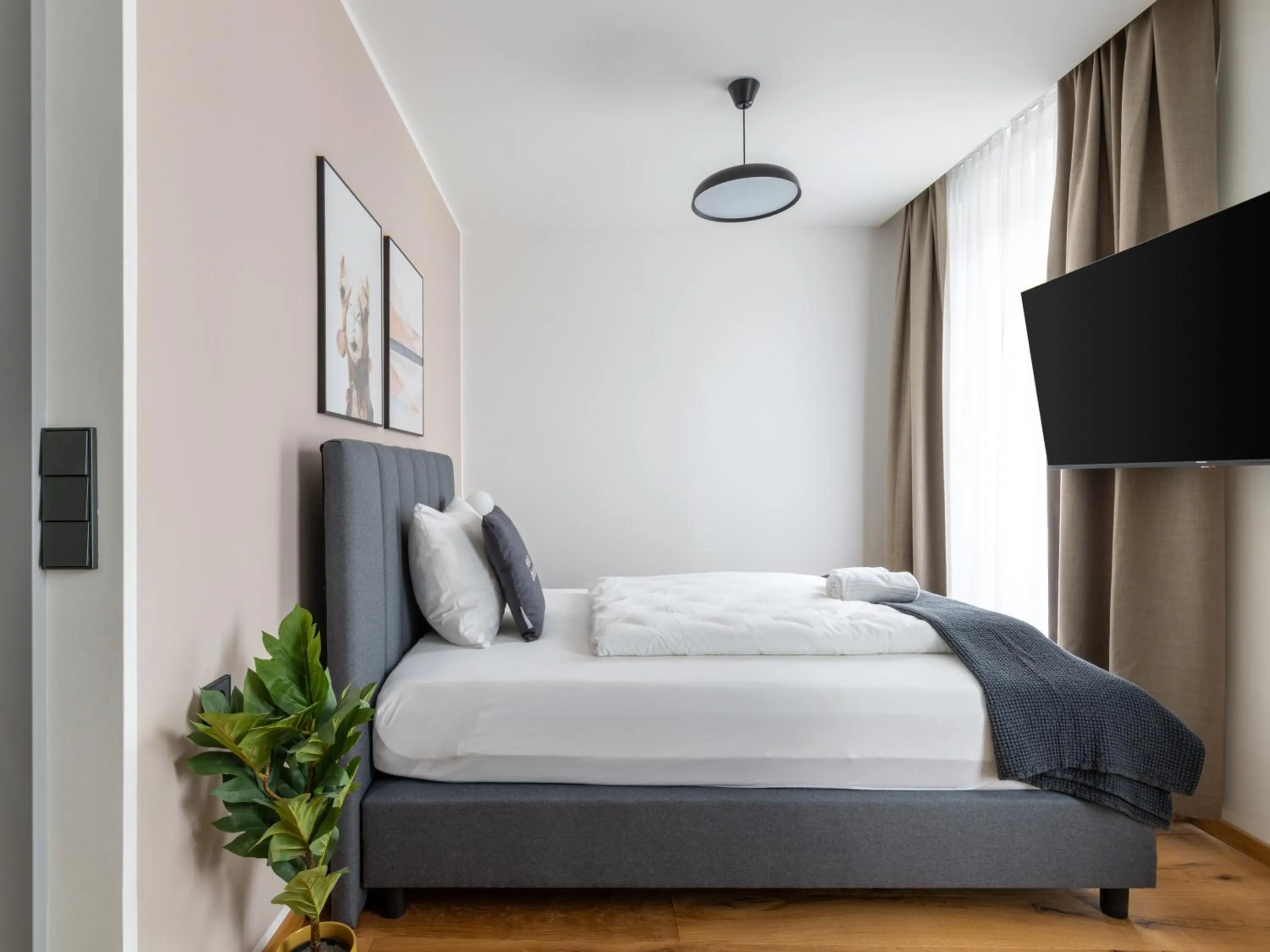 Bed in Limehome Villach Gerbergasse