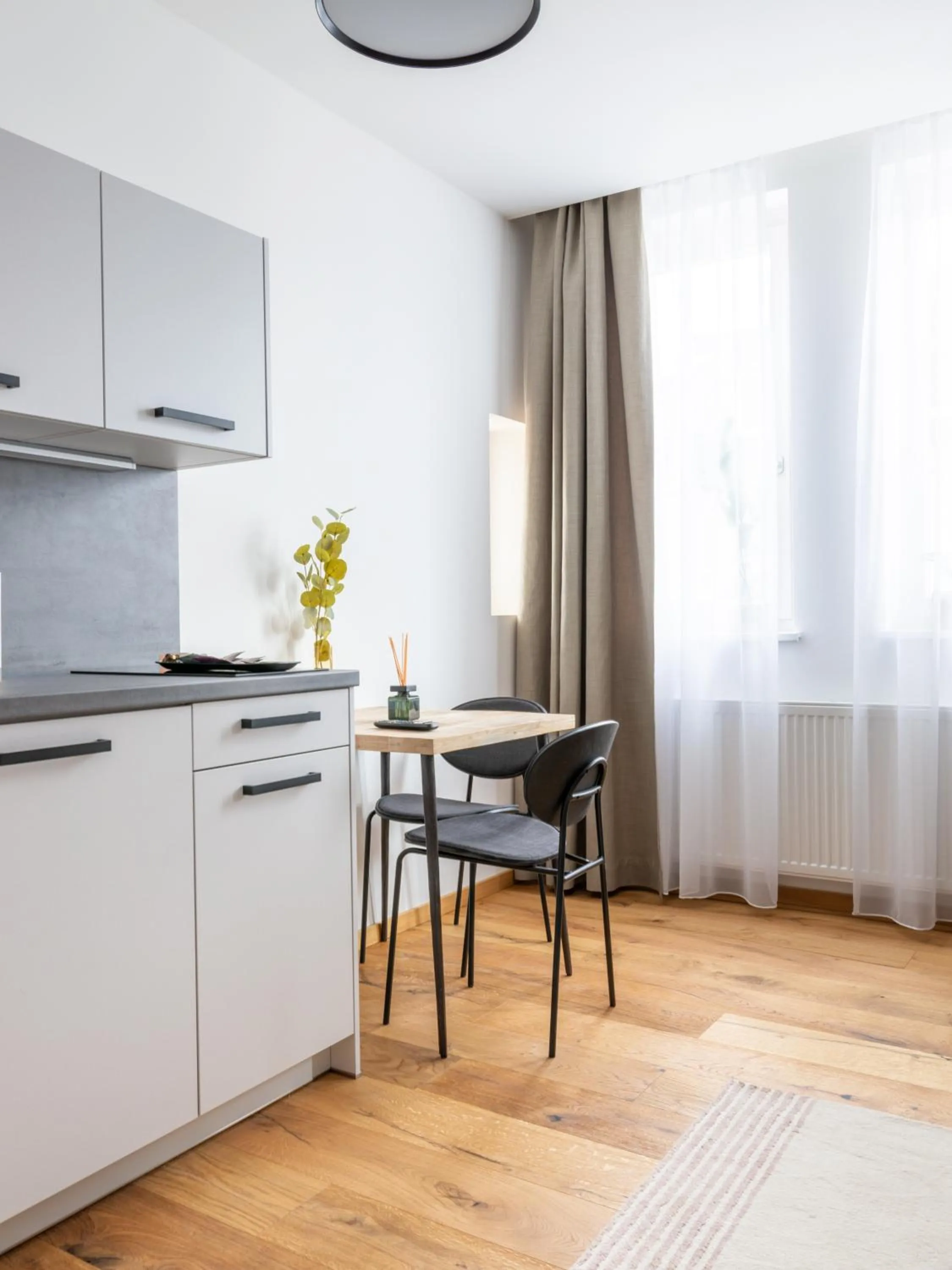 Kitchen or kitchenette in Limehome Villach Gerbergasse