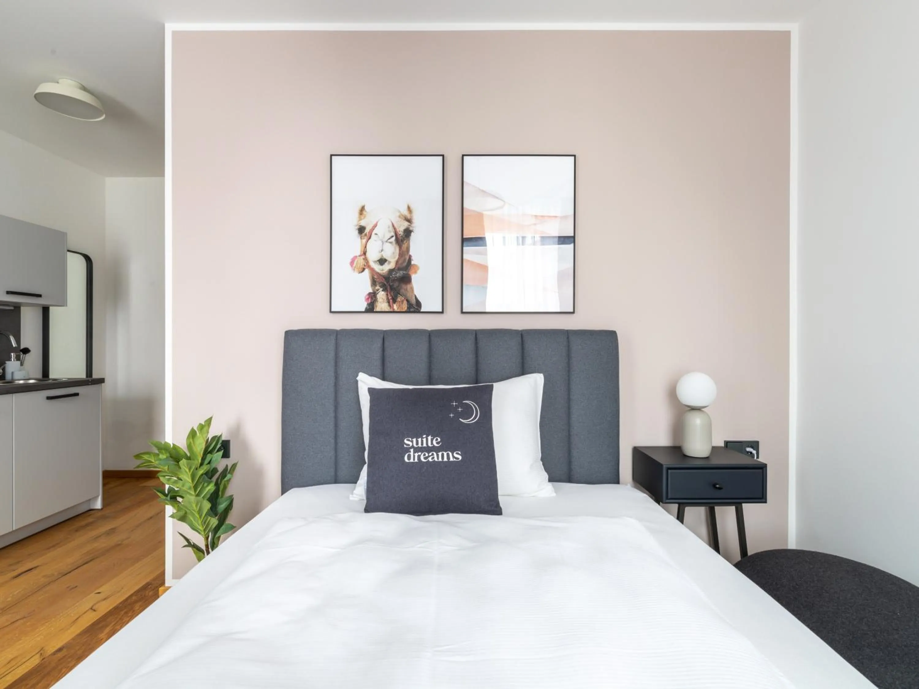 Bed in Limehome Villach Gerbergasse