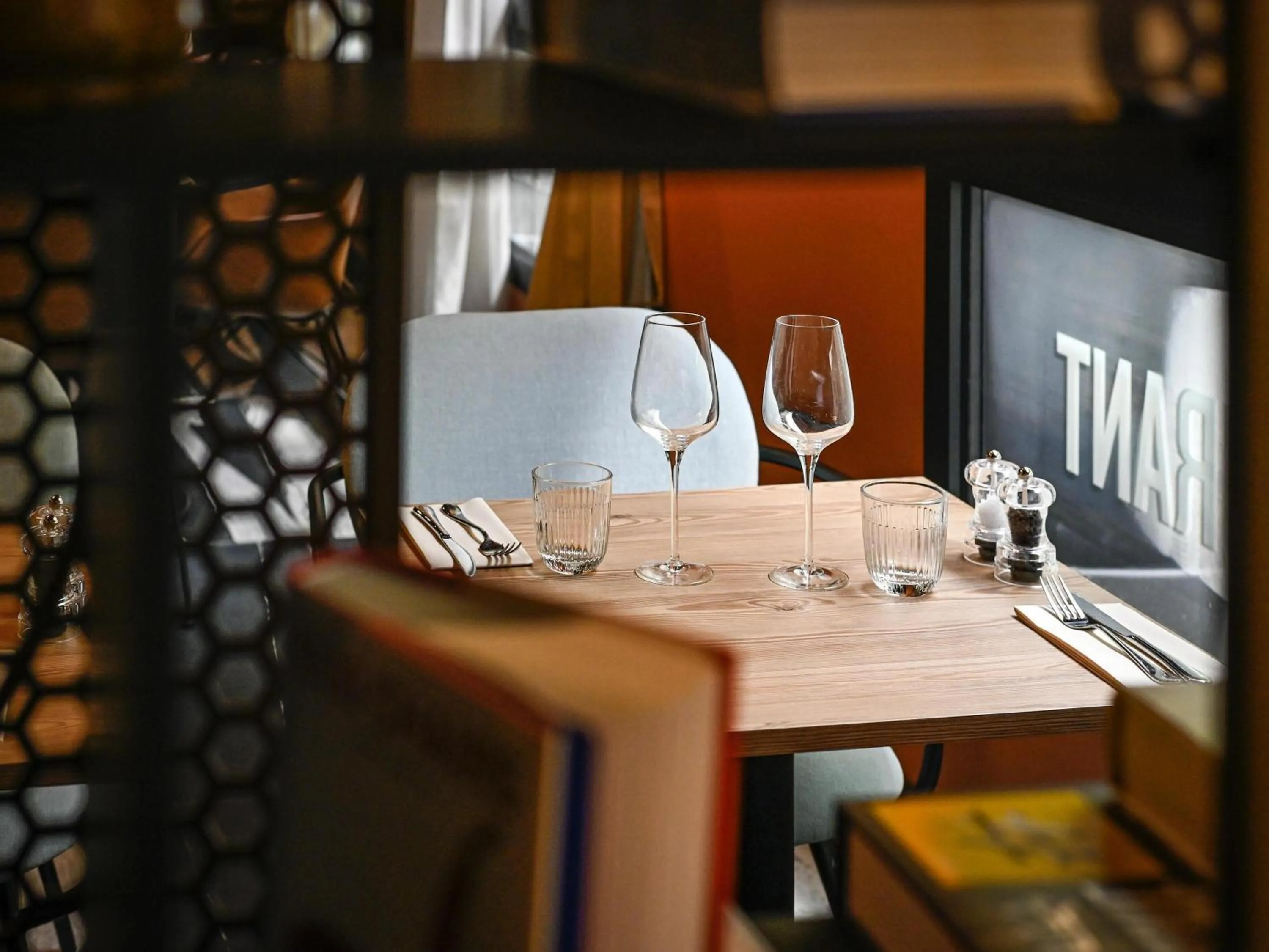 Restaurant/places to eat in Tribe Paris La Defense Esplanade