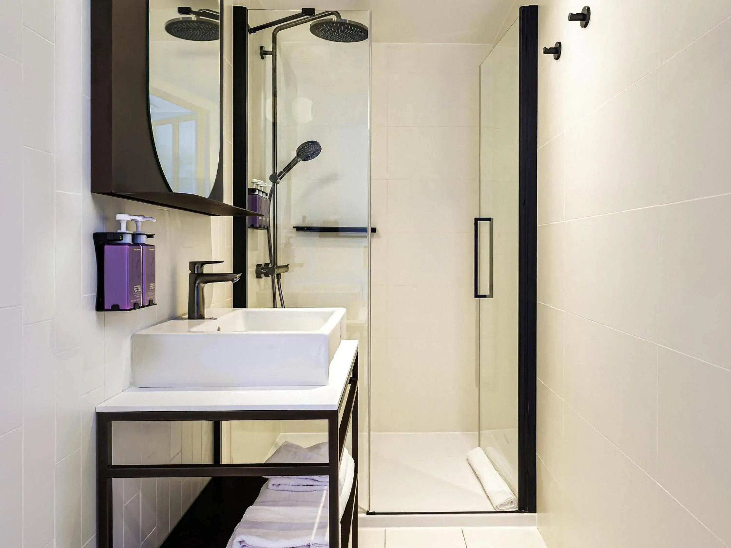 Tribe Comfort Twin Room in Tribe Paris La Defense Esplanade Tribe Comfort Twin Room in Tribe Paris La Defense Esplanade