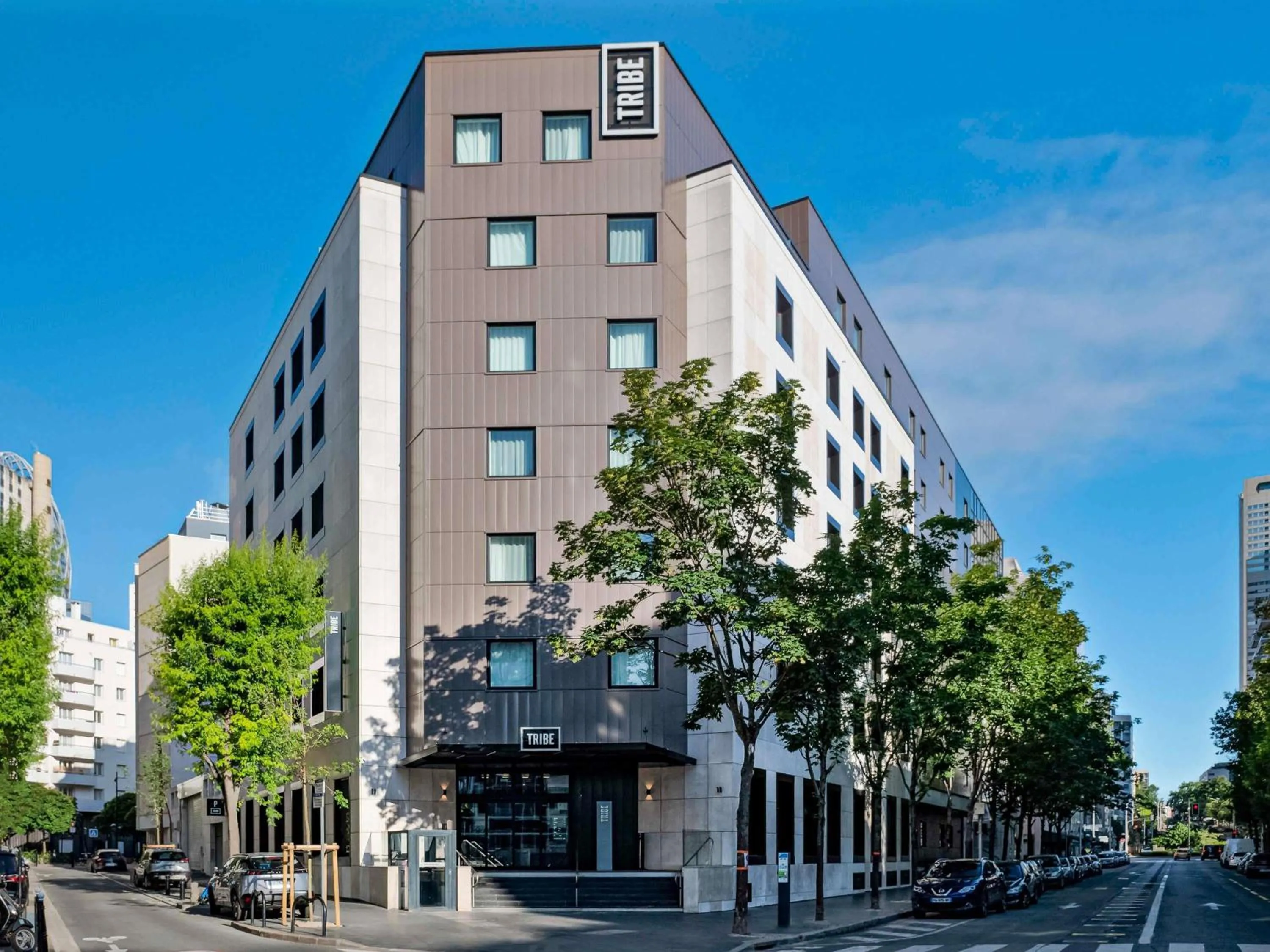 Property building in Tribe Paris La Defense Esplanade