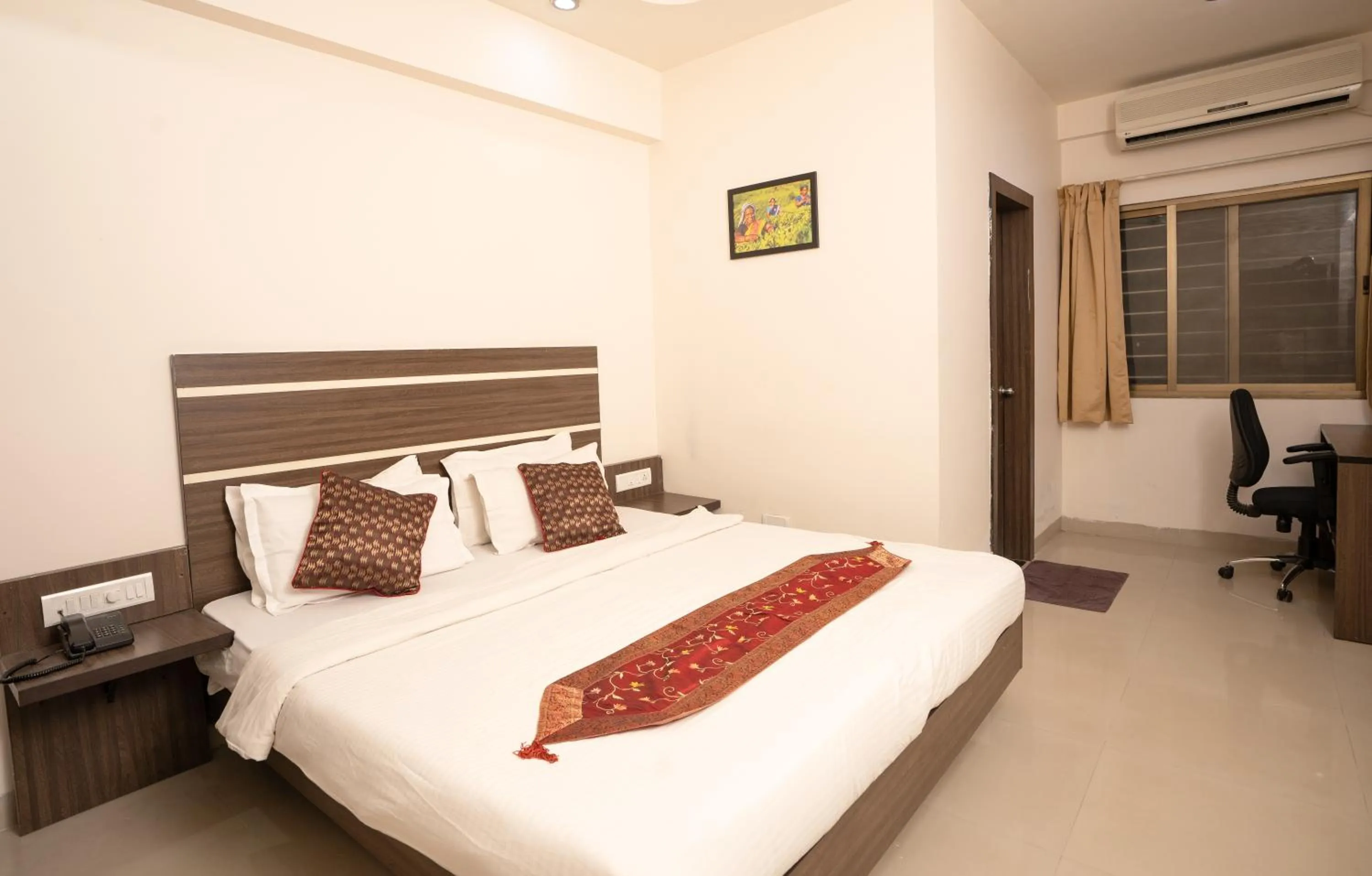 hair dresser, Bed in Compact Tea Square