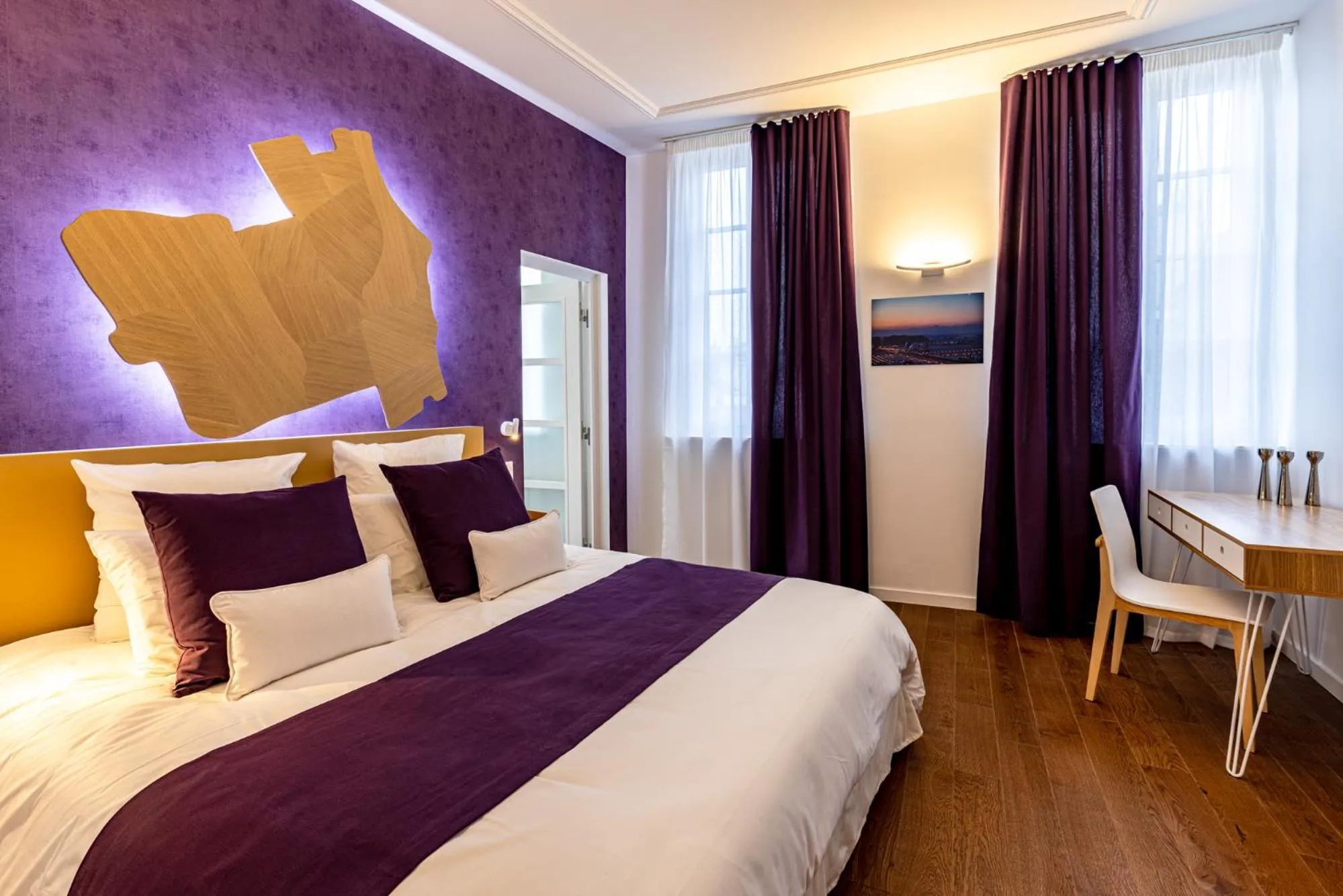 Bed in Hotel du Palais Dijon