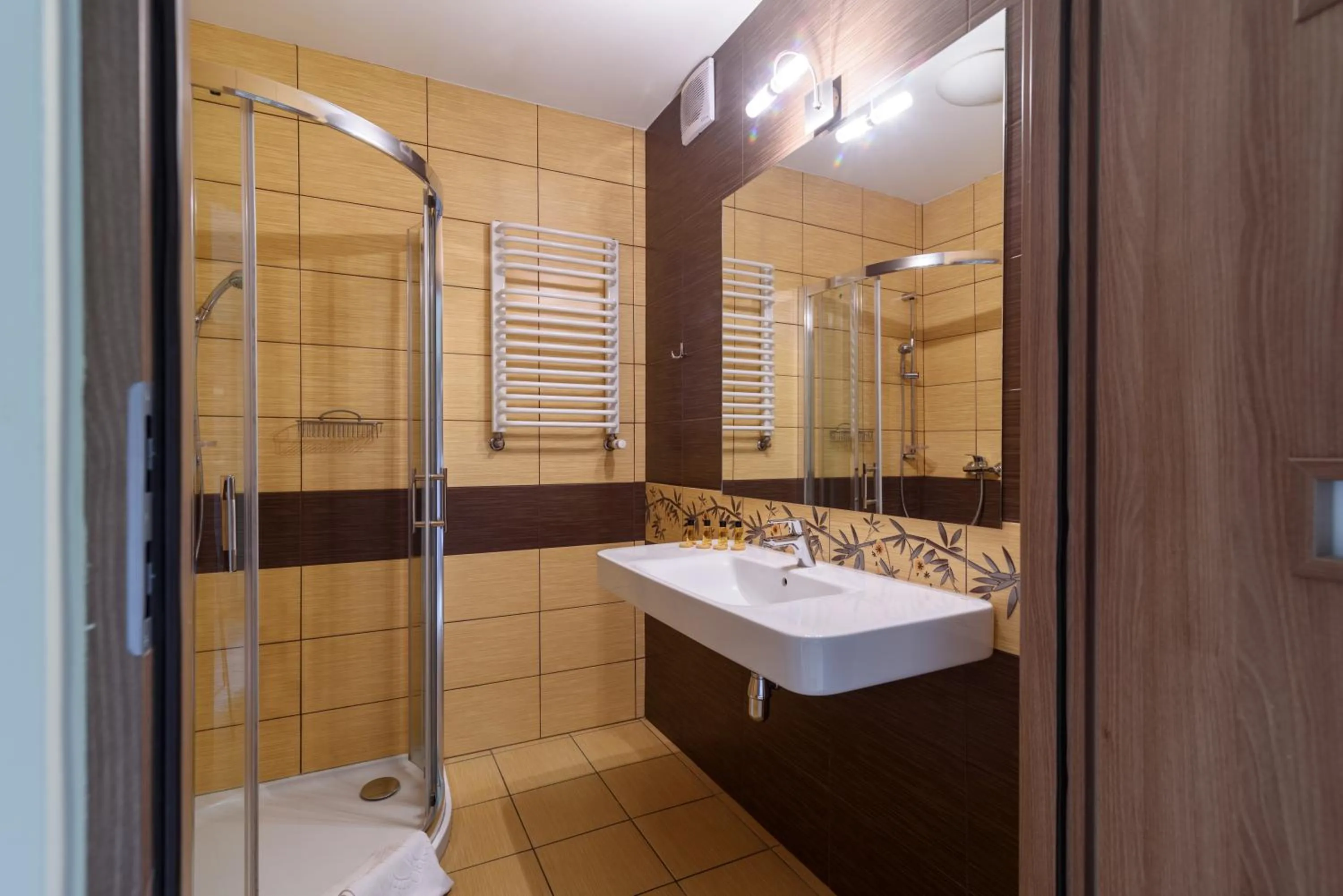 Shower in Hotel Podium