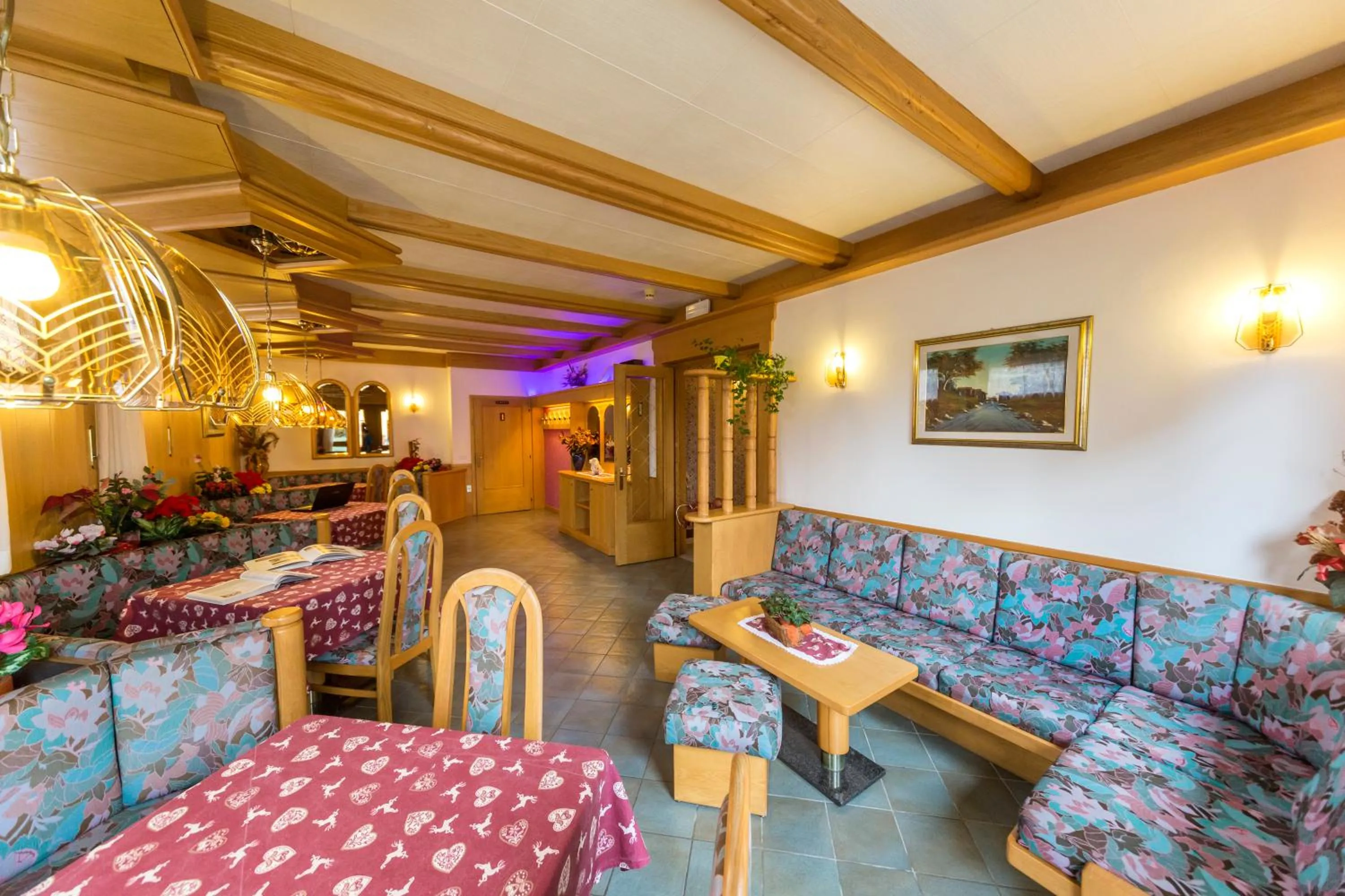 Communal lounge/ TV room in Hotel Trentino