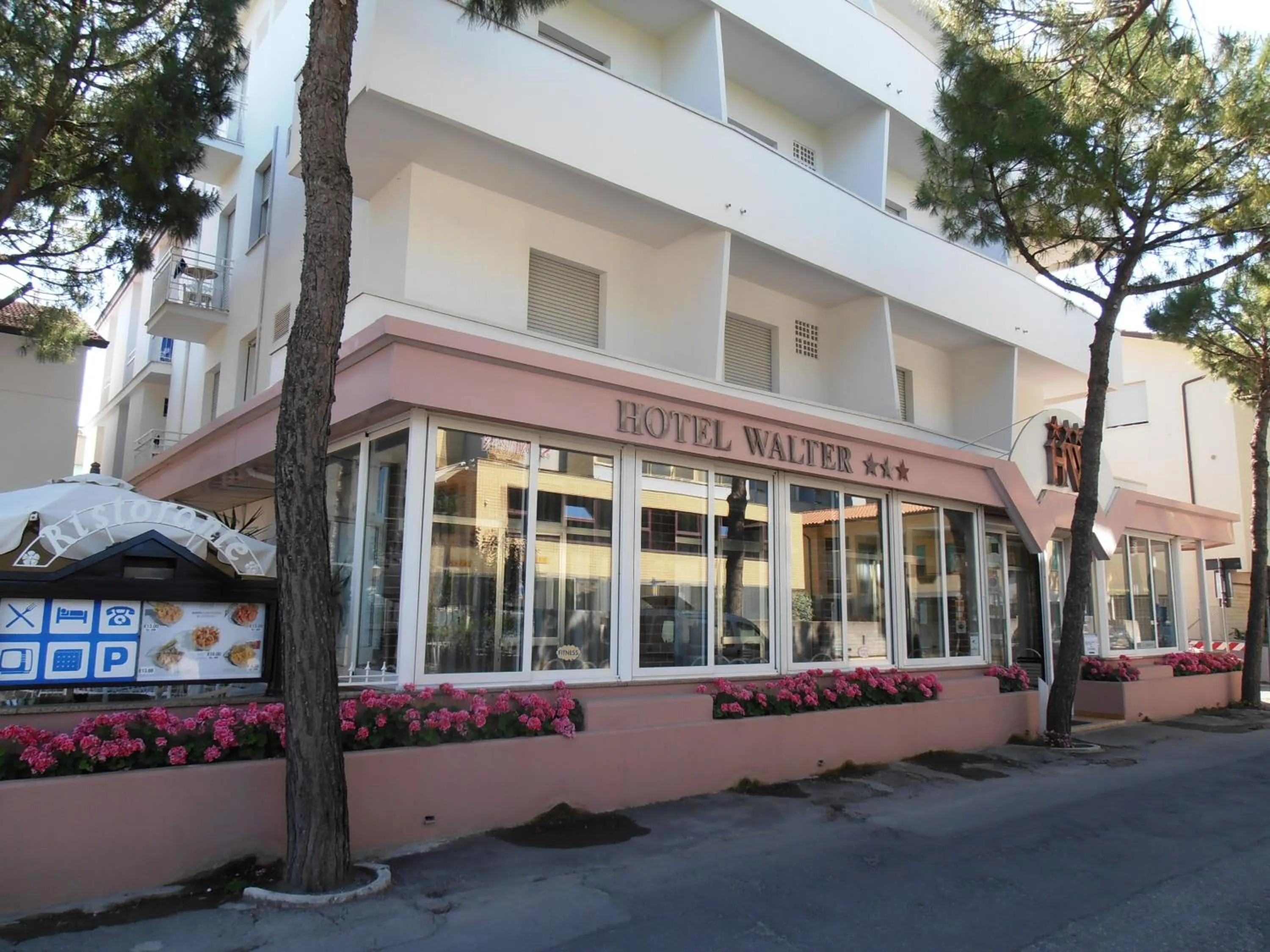 Facade/entrance in Hotel Walter