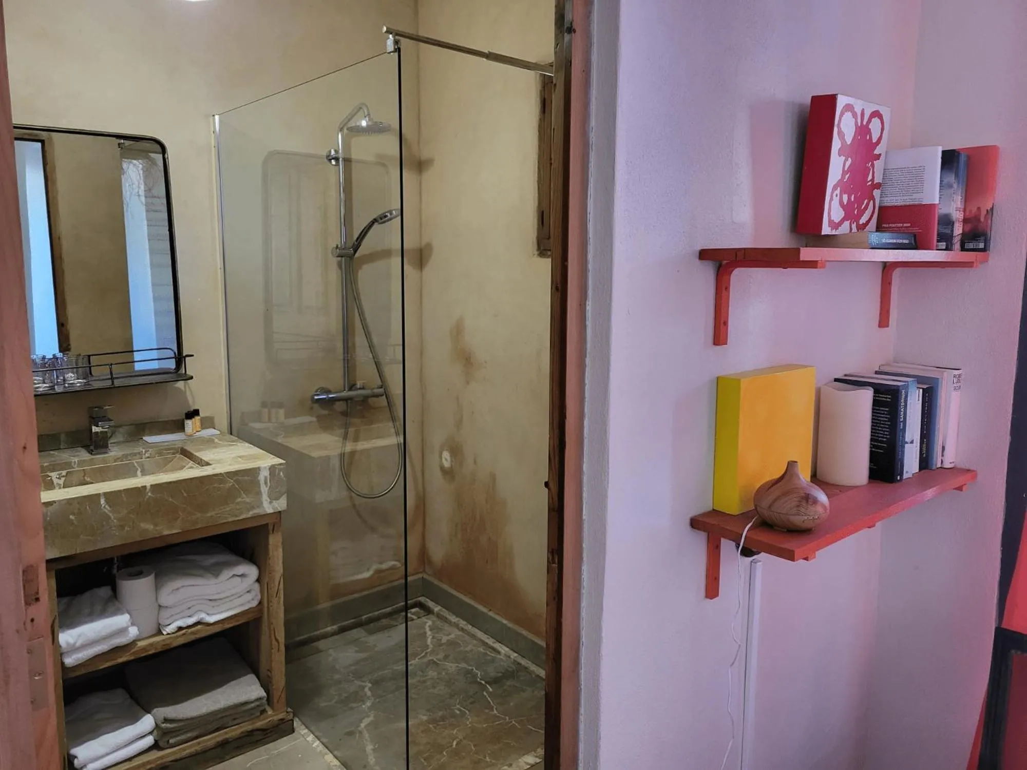 Shower in Finca Gomera - Agroturismo Hotel