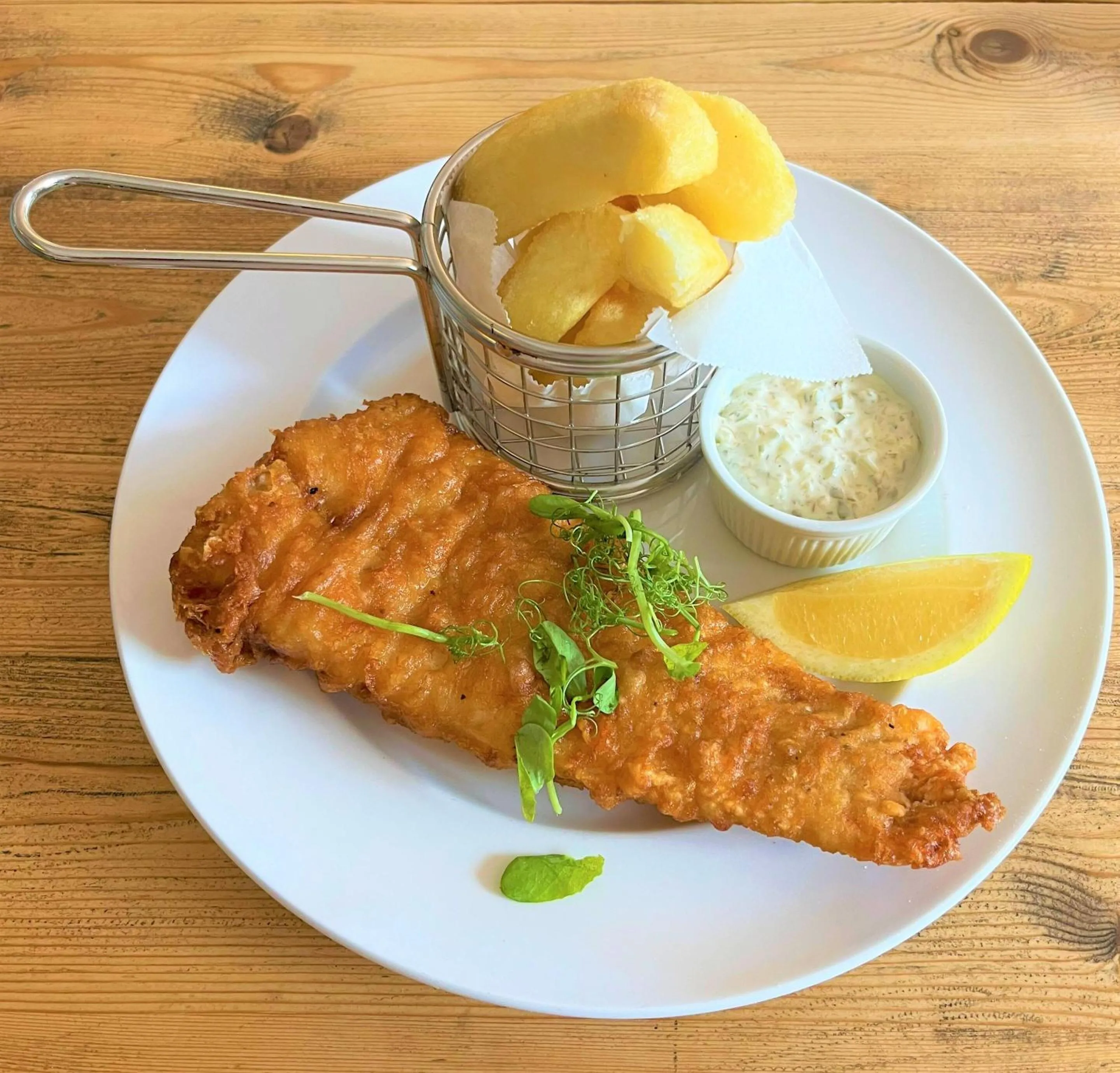 Food and drinks in The Tontine Hotel & Bar