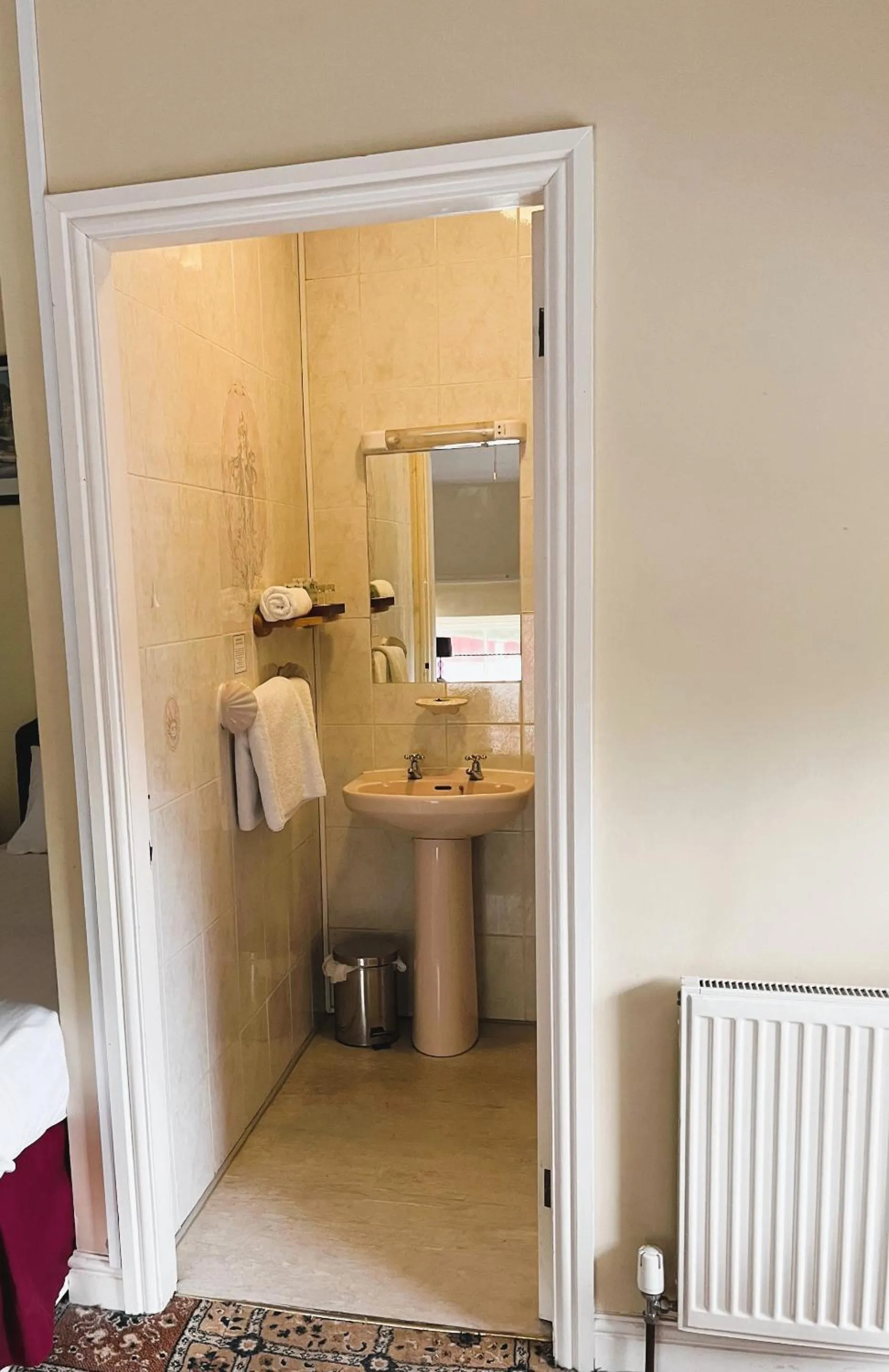 Bathroom in The Tontine Hotel & Bar