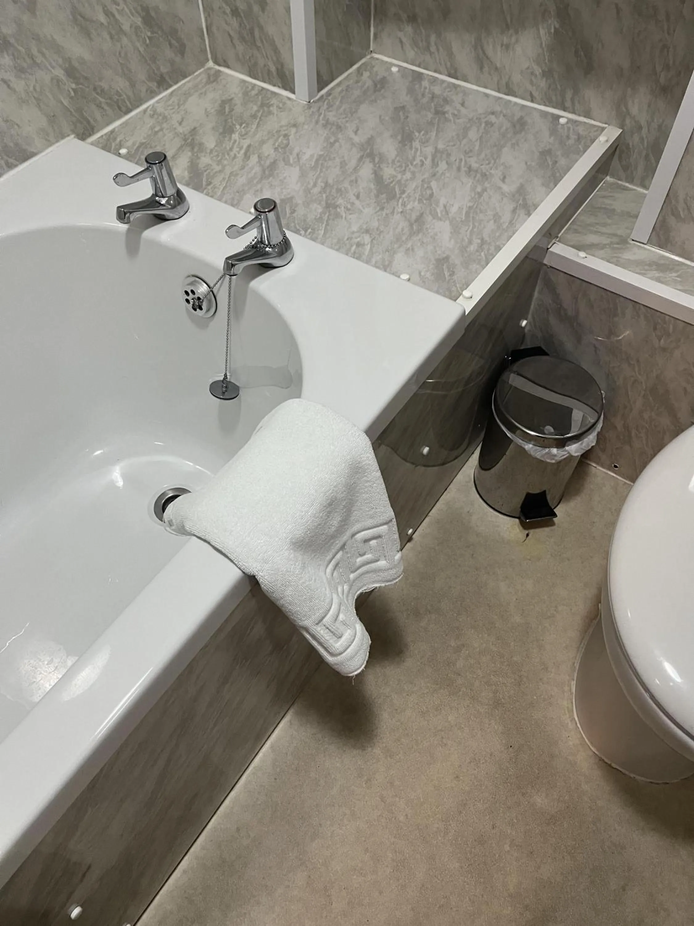 Bathroom in The Tontine Hotel & Bar