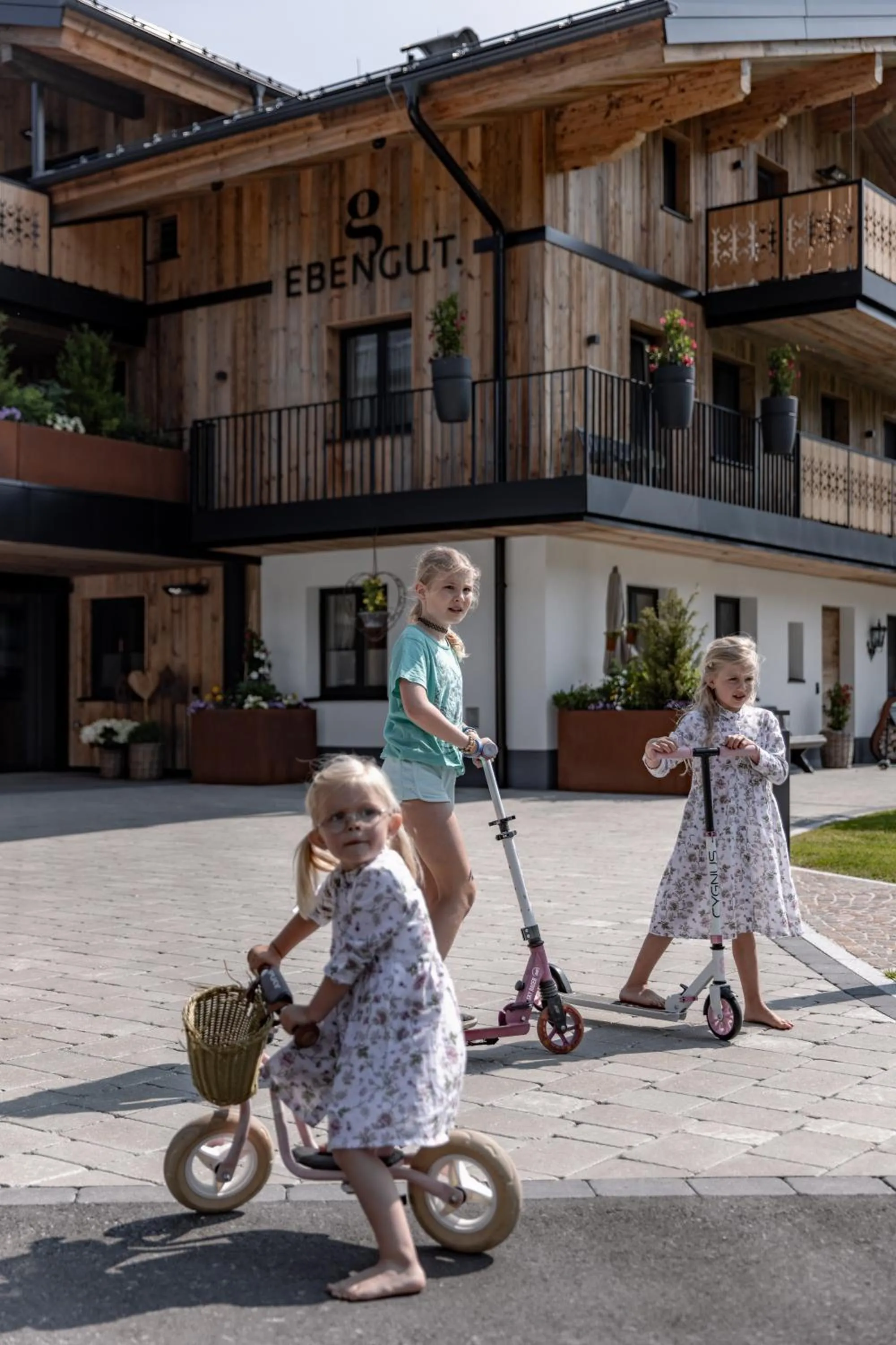 children in Biohof Ebengut