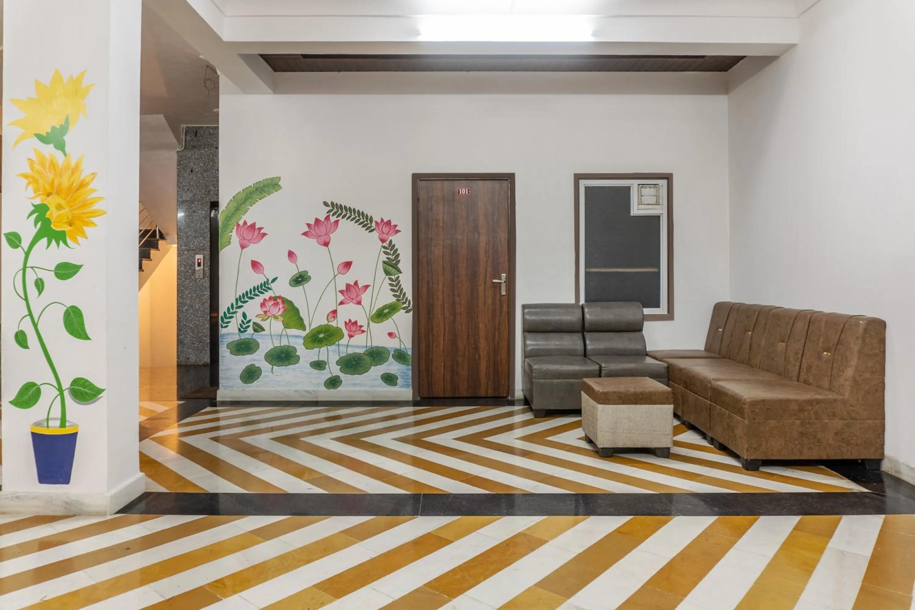 Seating area in Treebo The Fresco Lake Pichola