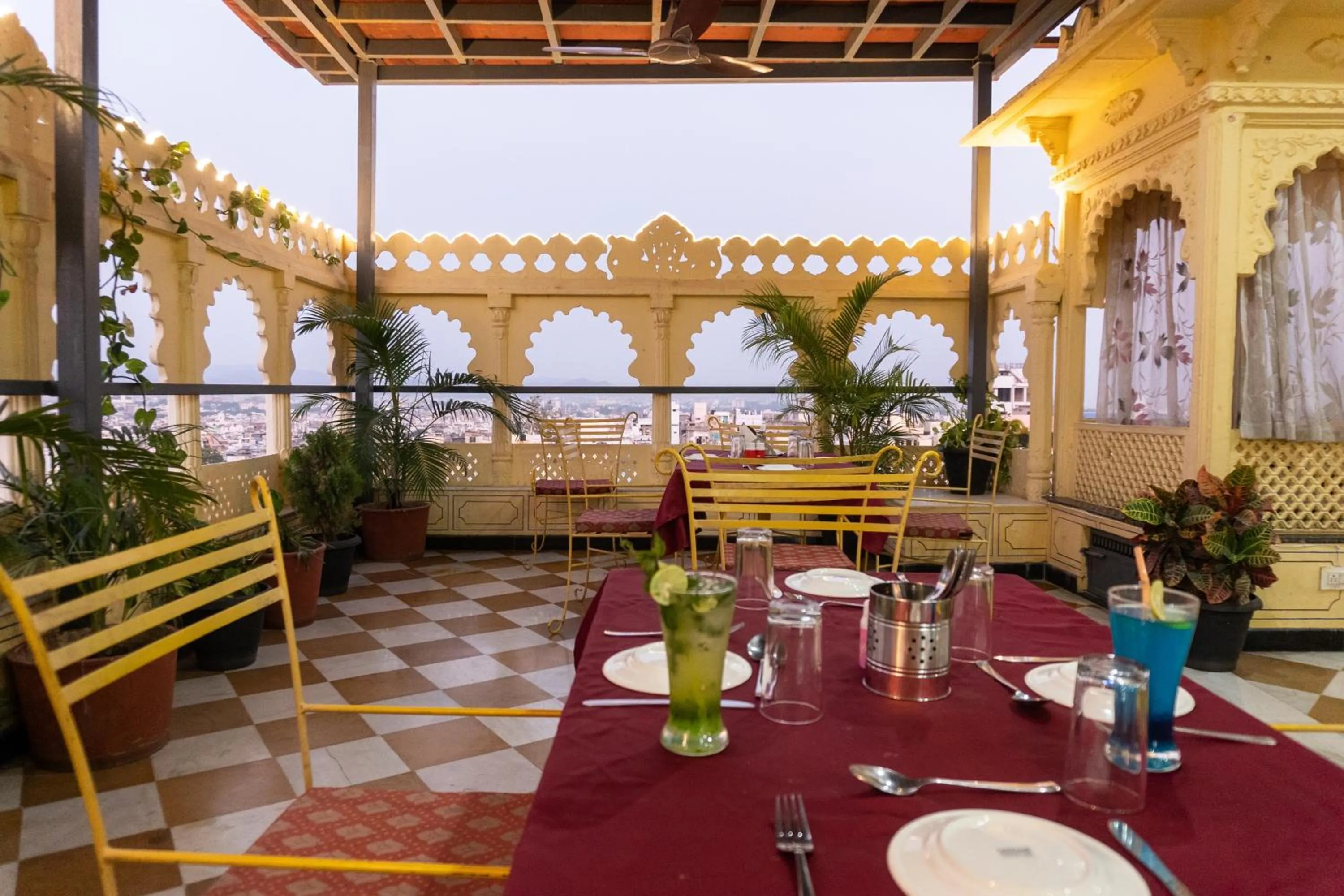 Restaurant/places to eat in Treebo The Fresco Lake Pichola