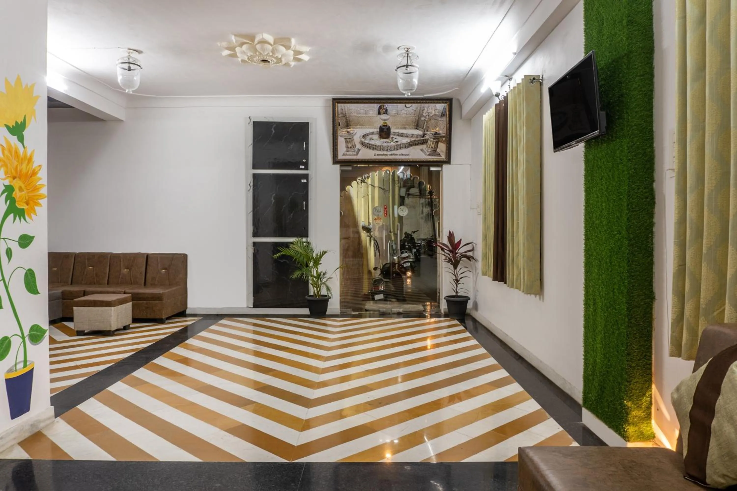 Seating area in Treebo The Fresco Lake Pichola