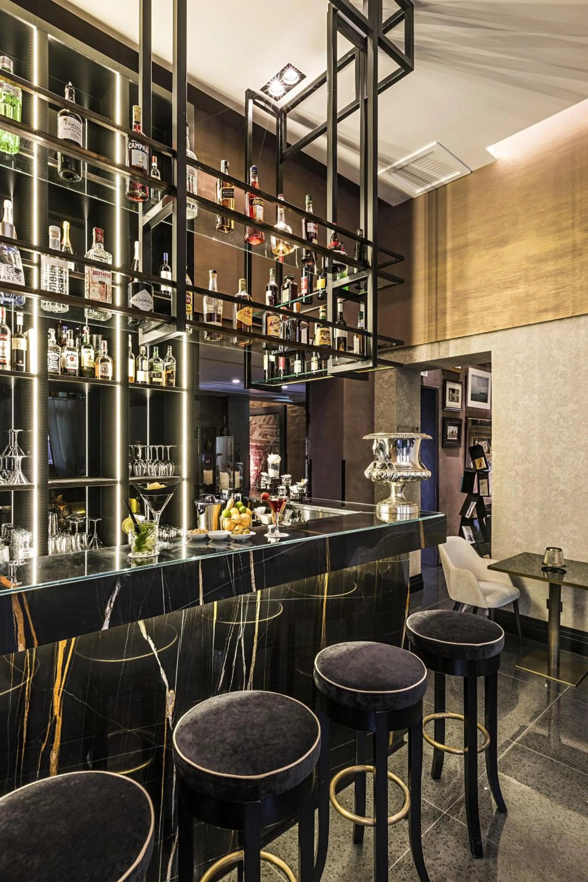 Lounge or bar in The Venice Times