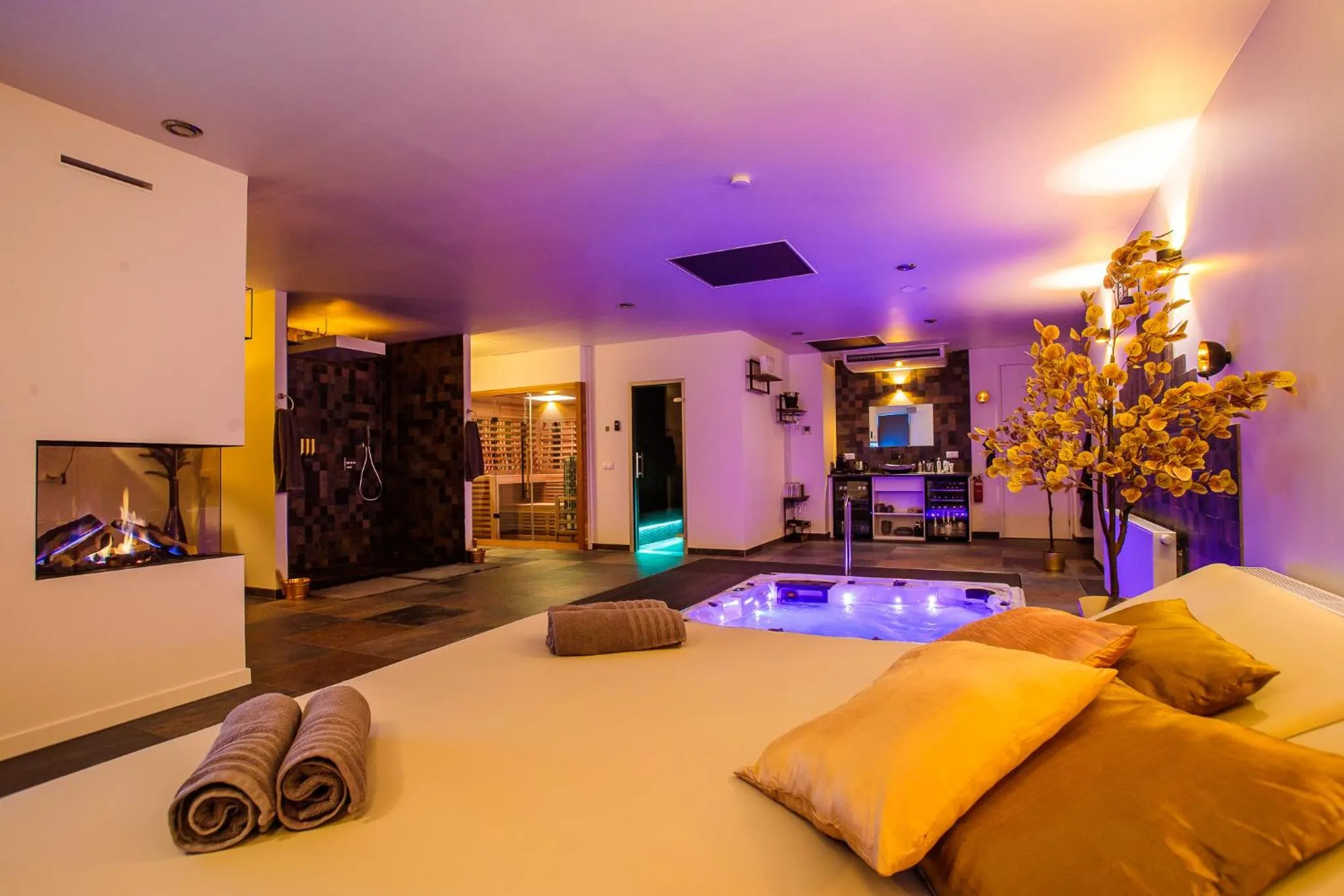 Bed in Maas en Waal Wellness & Suites