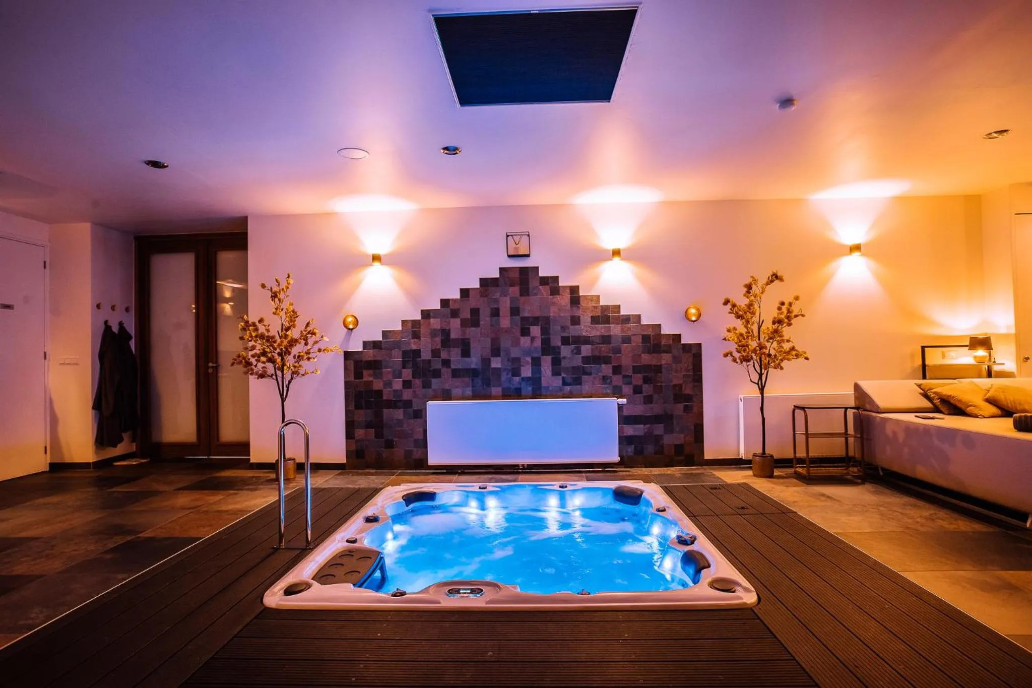 Hot Tub in Maas en Waal Wellness & Suites
