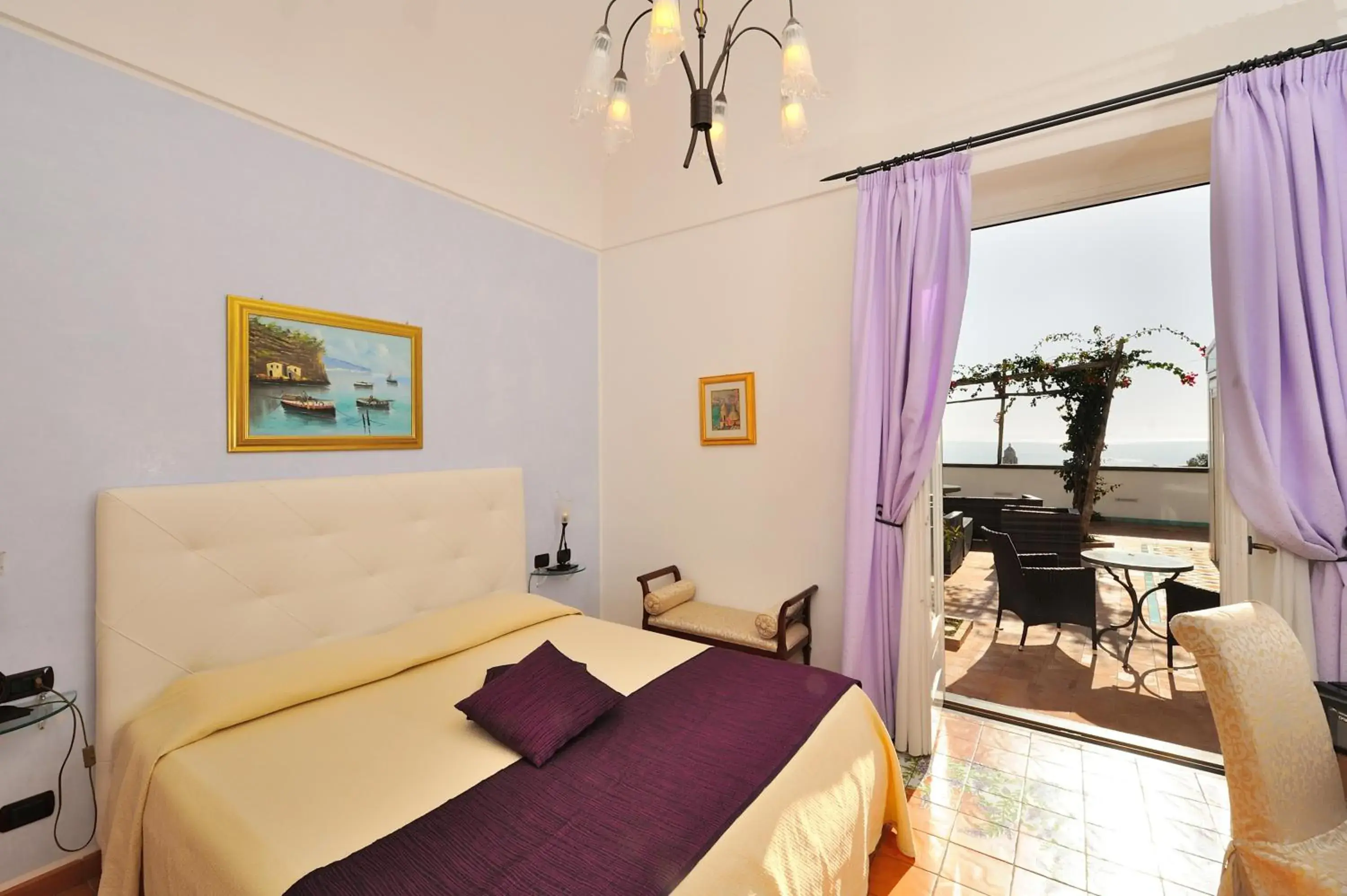 Deluxe Double Room with Balcony and Sea View in Hotel Villa Annalara charme and Relax Deluxe Double Room with Balcony and Sea View in Hotel Villa Annalara charme and Relax