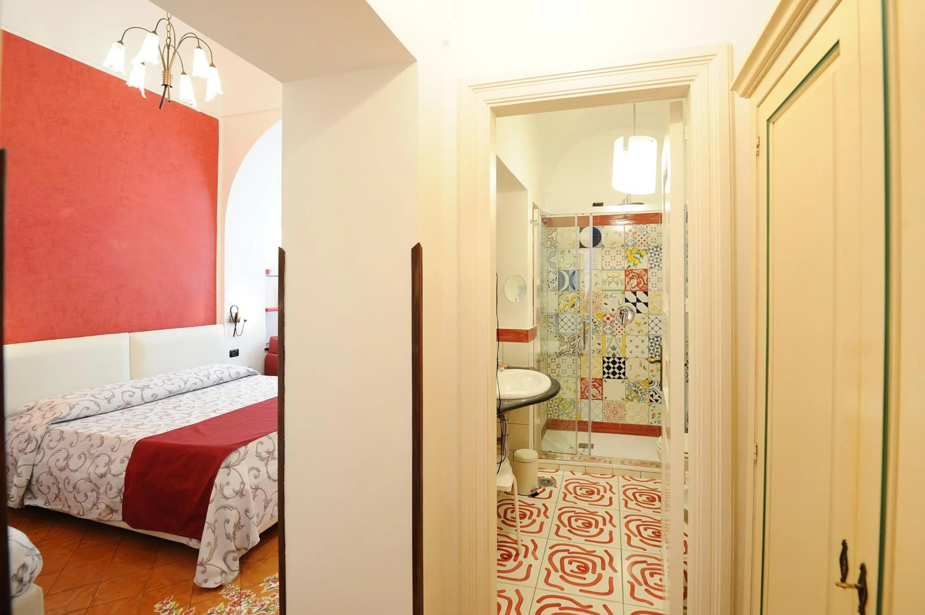 Shower, Bed in Hotel Relais Villa Annalara