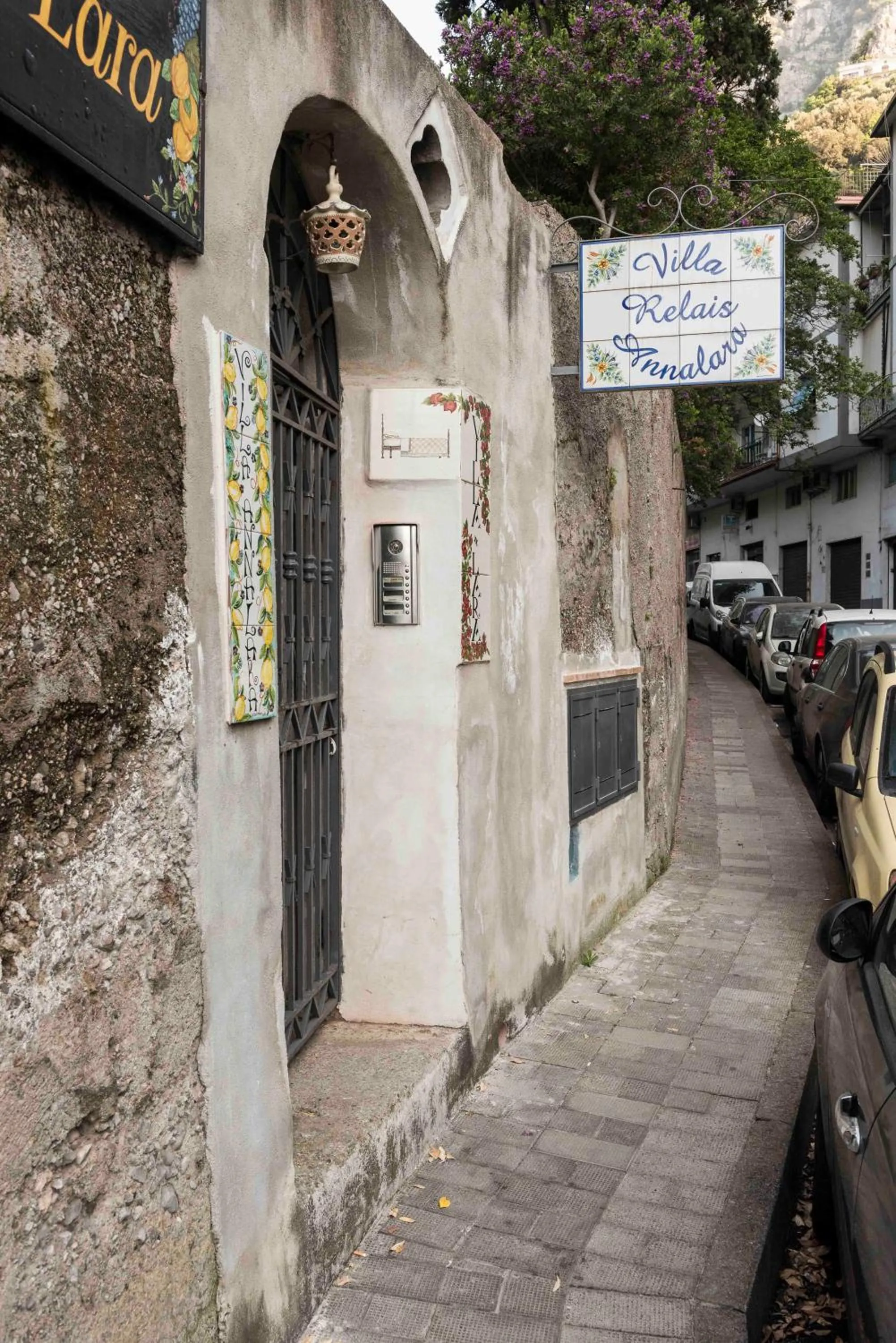 Property building in Hotel Relais Villa Annalara