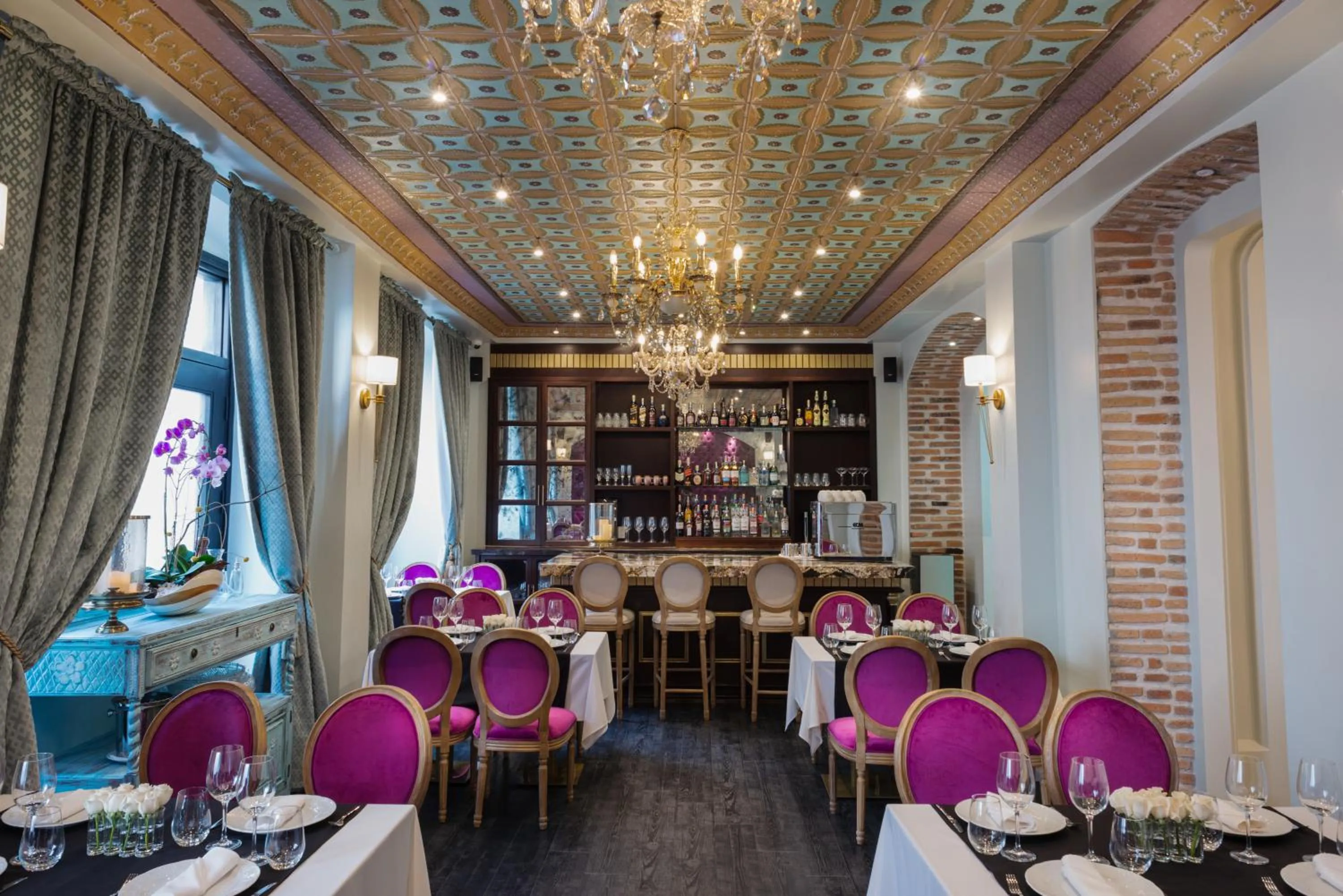 Restaurant/places to eat in Itza Hotel Boutique Internacional