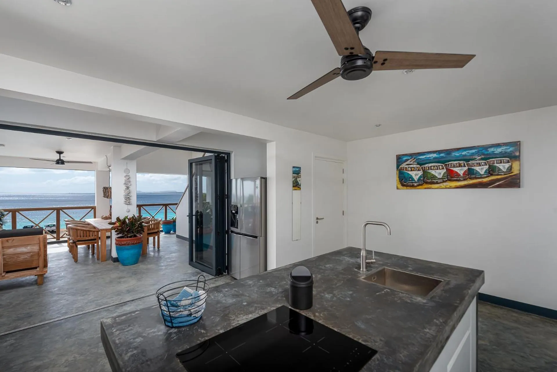 Kitchen or kitchenette in Bloozz resort Bonaire