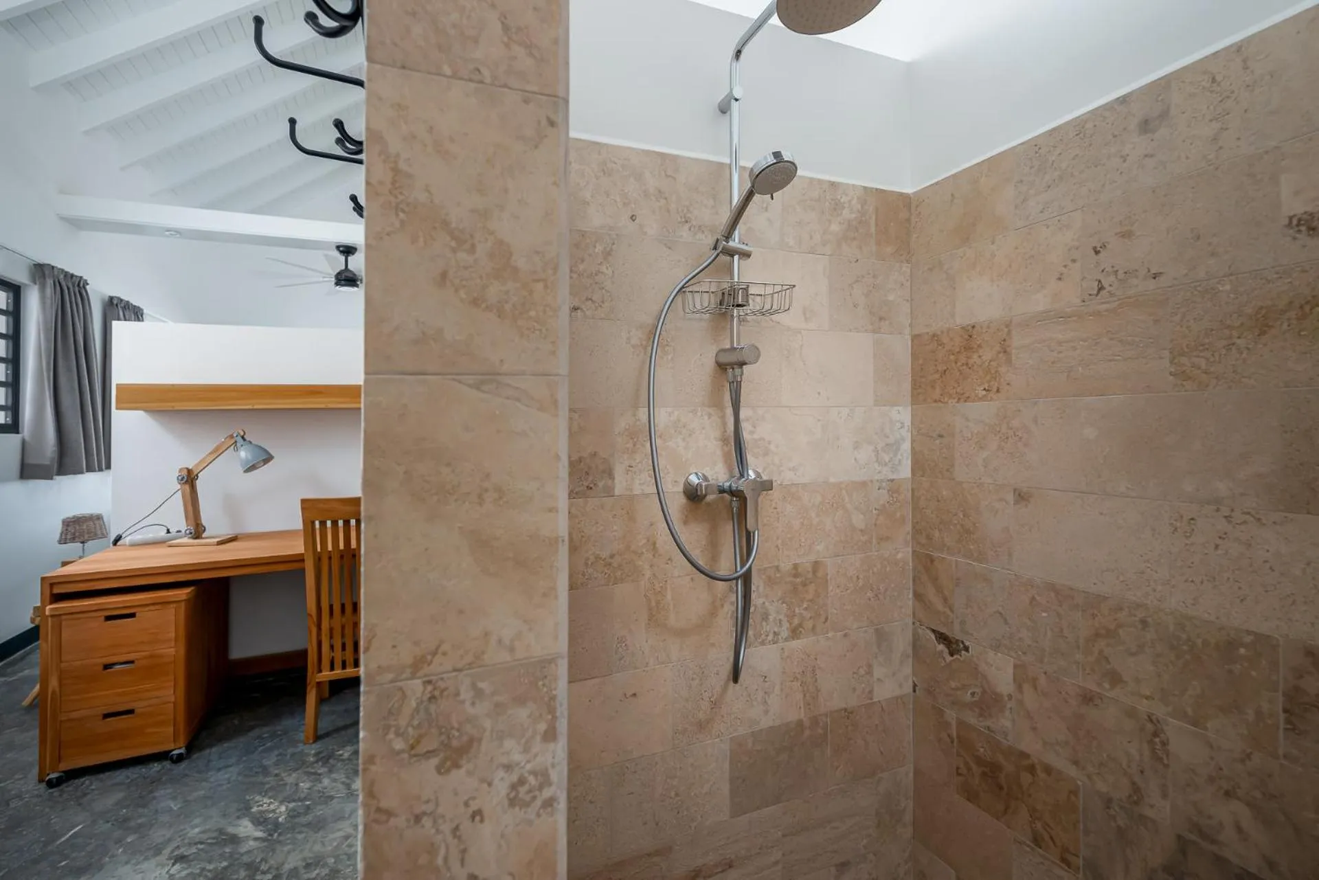 Shower in Bloozz resort Bonaire