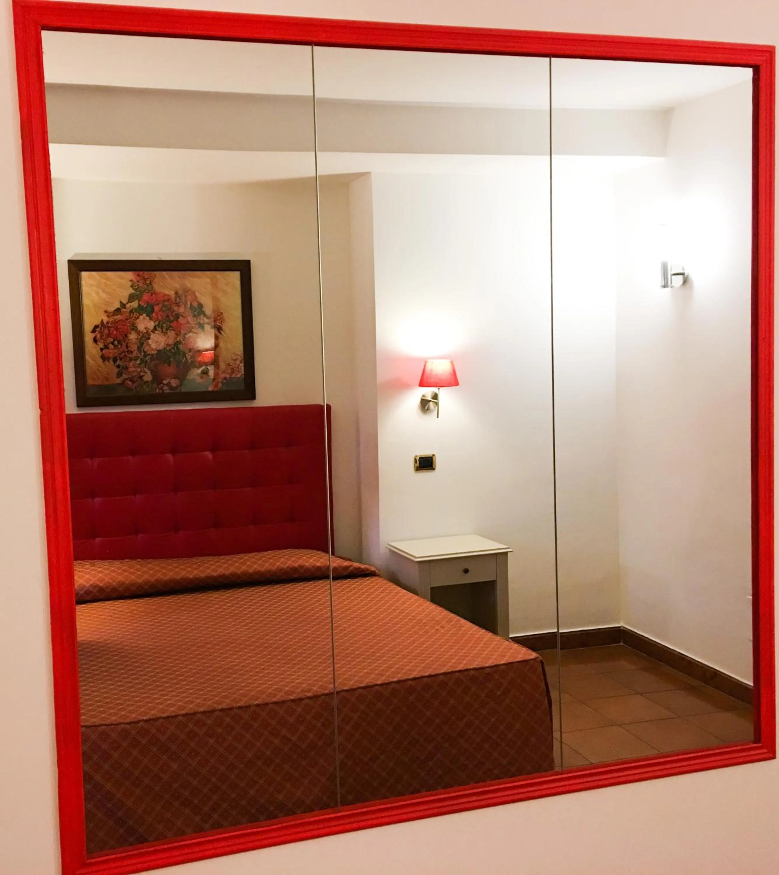 Photo of the whole room, Bed in Hotel Quadrifoglio Roma Eur