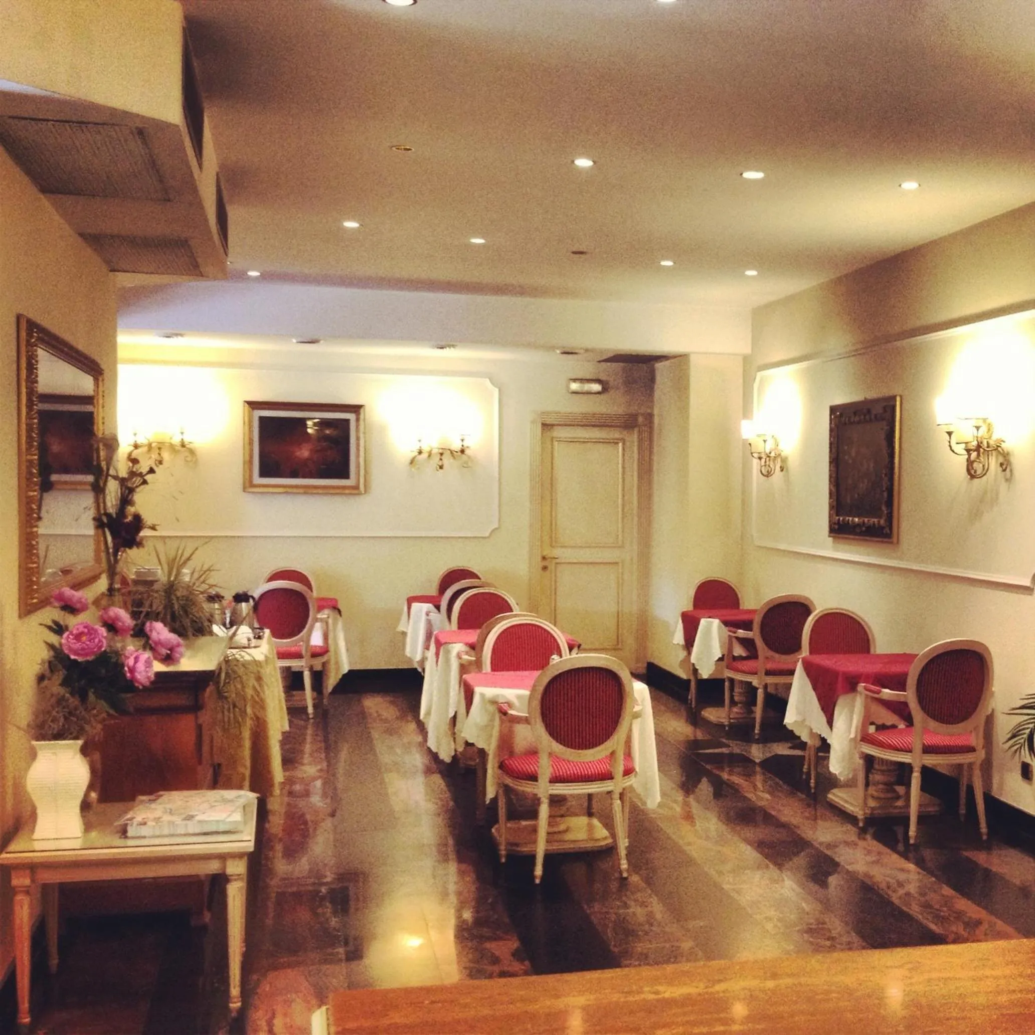 Living room in Hotel Quadrifoglio Roma Eur