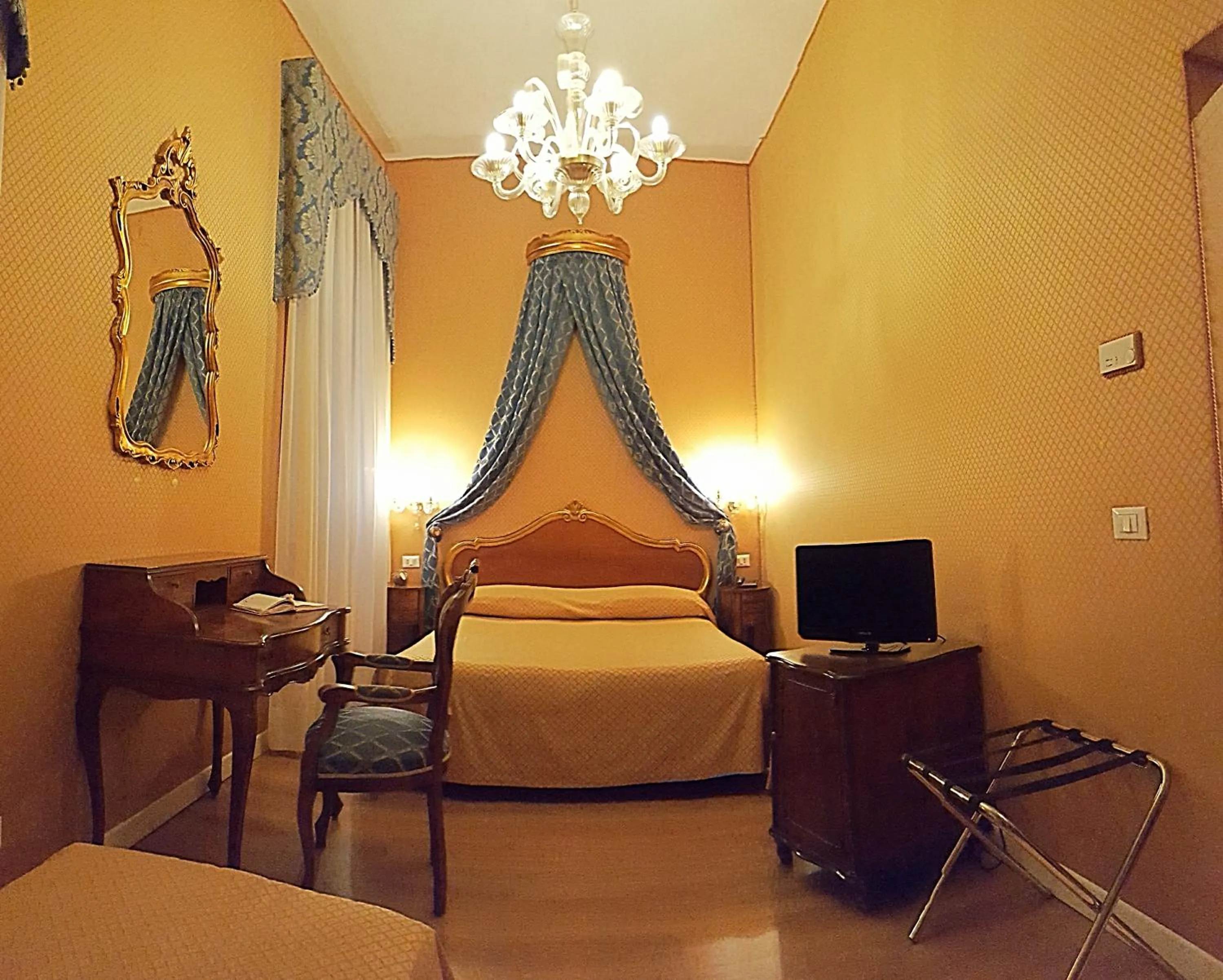 Photo of the whole room, Bed in Hotel Locanda Canal