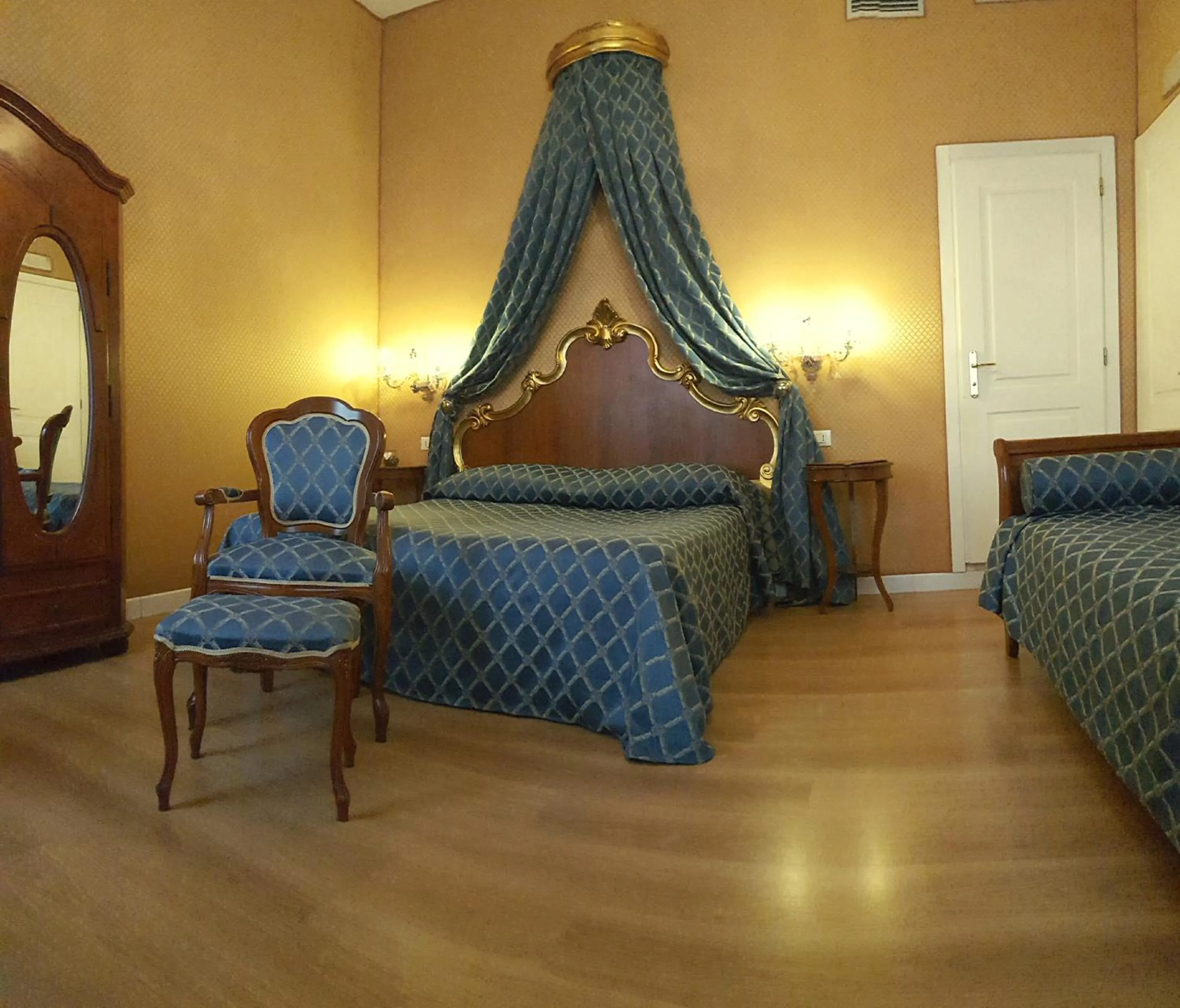 Photo of the whole room in Hotel Locanda Canal