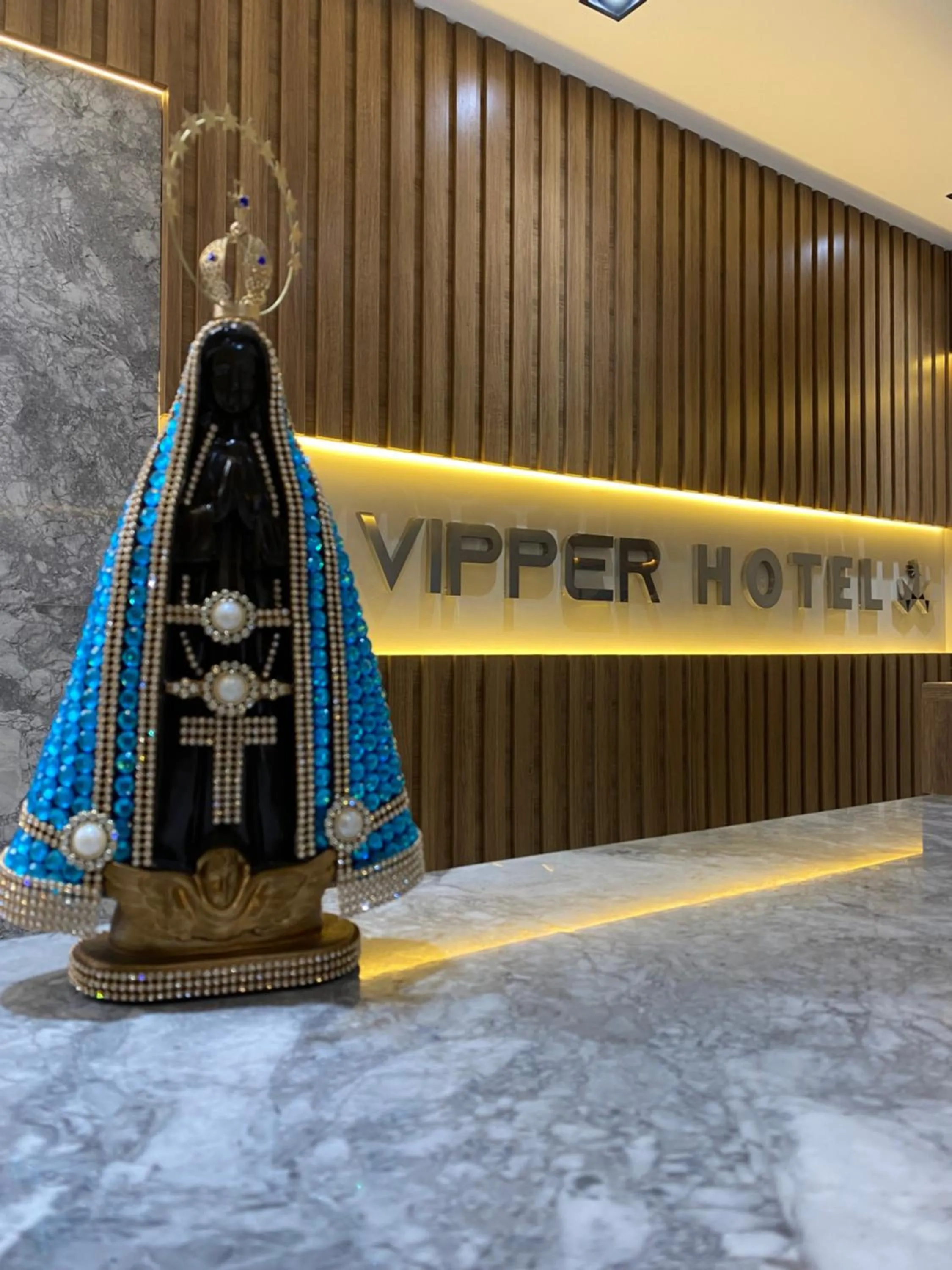VIPPER Hotel