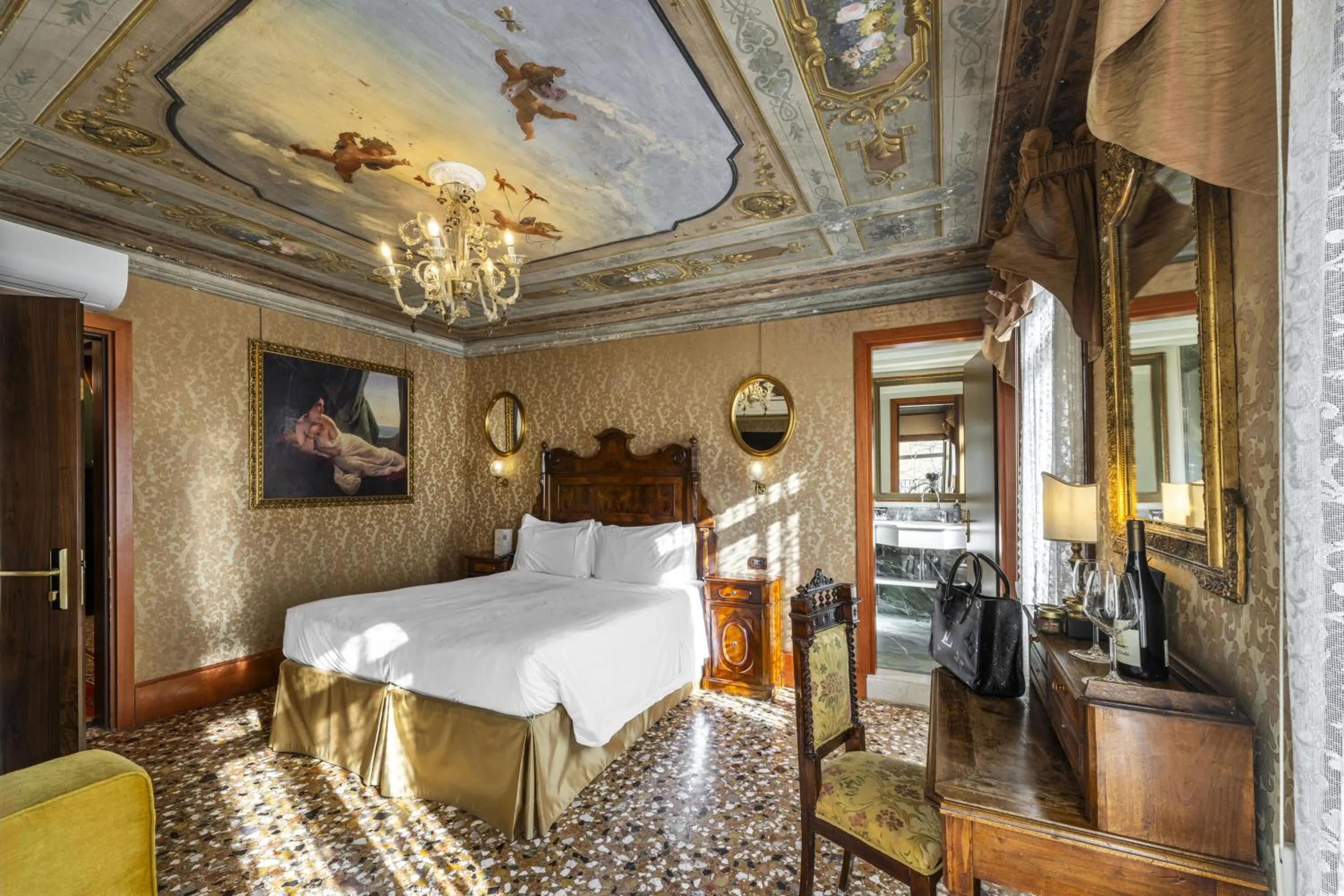 Bedroom, Bed in Hotel Casa Nicolò Priuli