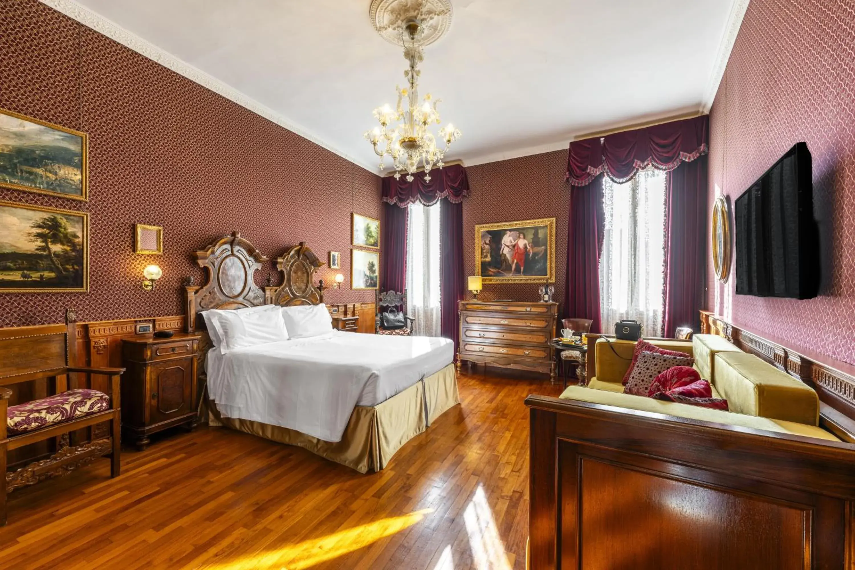 Superior Room with Canal View in Hotel Casa Nicolò Priuli Superior Room with Canal View in Hotel Casa Nicolò Priuli