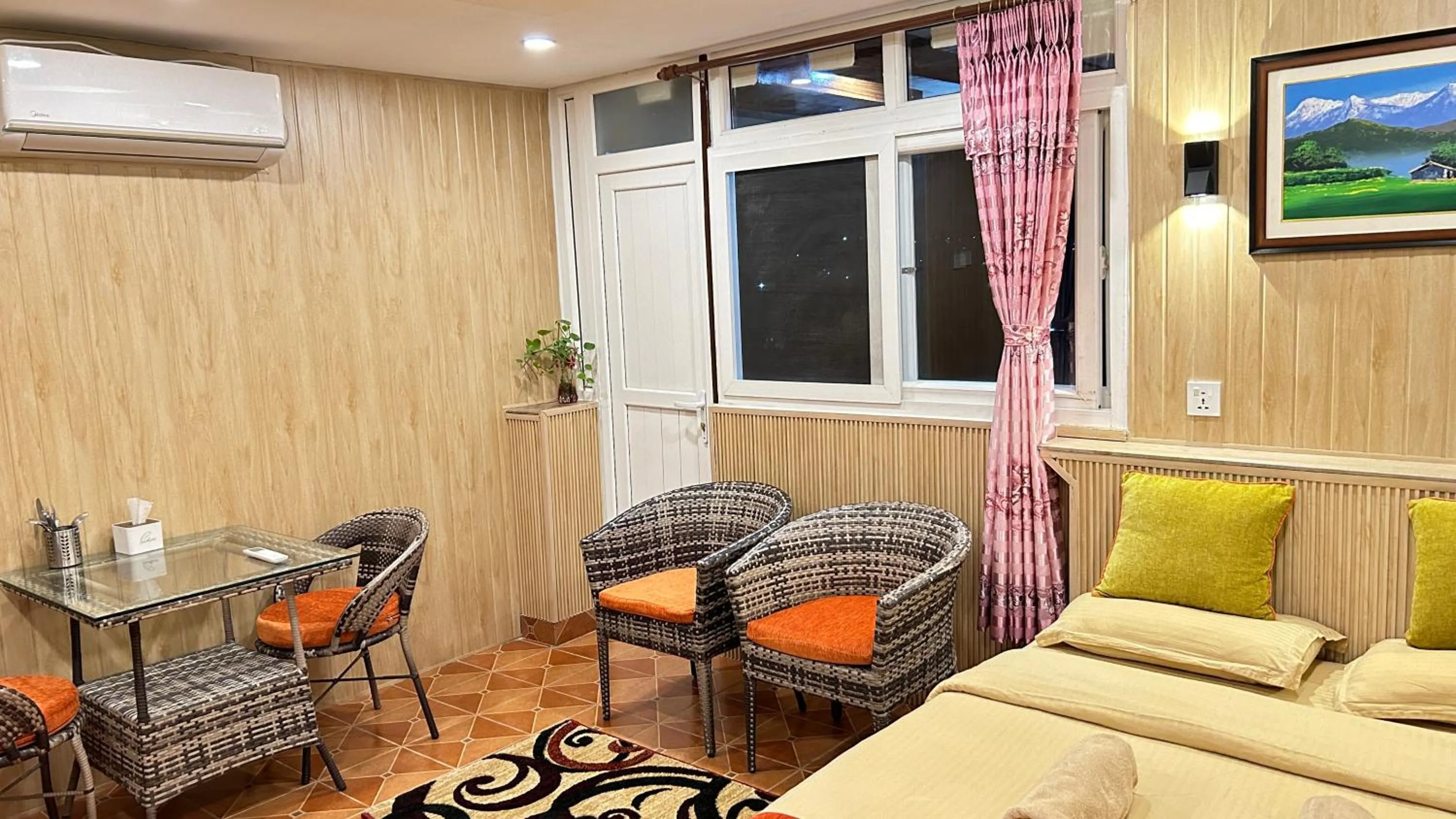 Dining area in Raniban Suites - Apartment Home