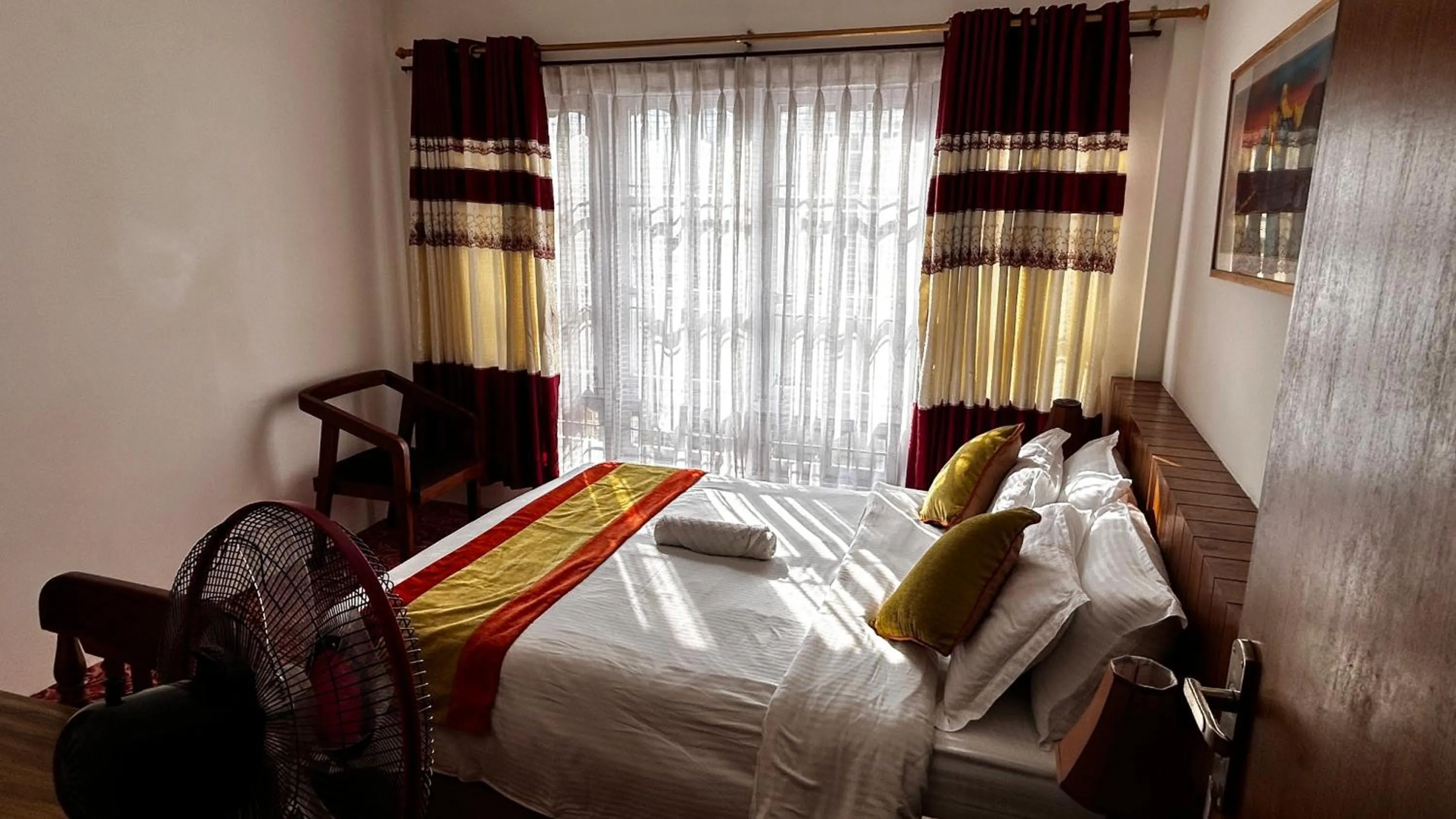 Bedroom, Bed in Raniban Suites - Apartment Home