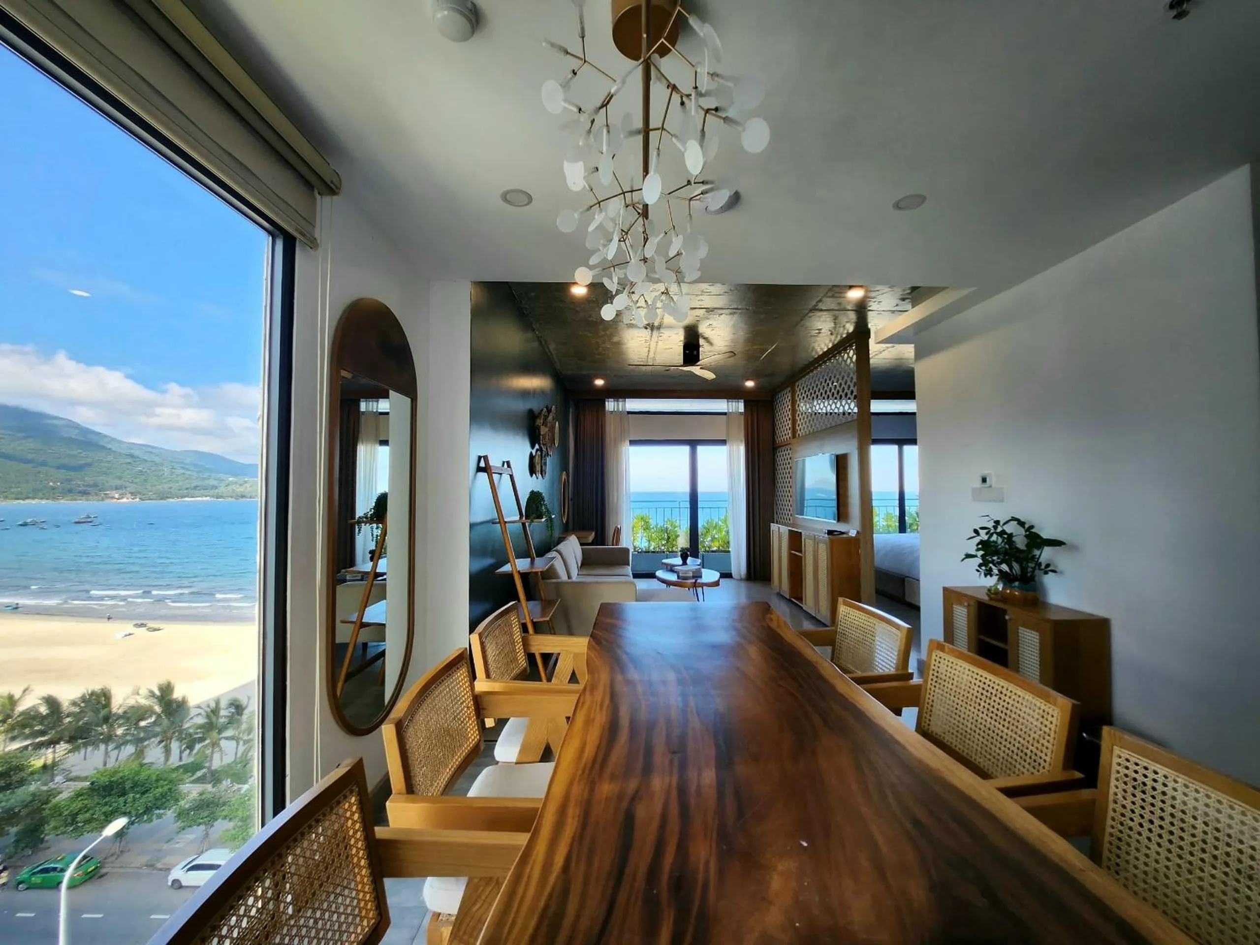 Leaf Beachfront Hotel Da Nang