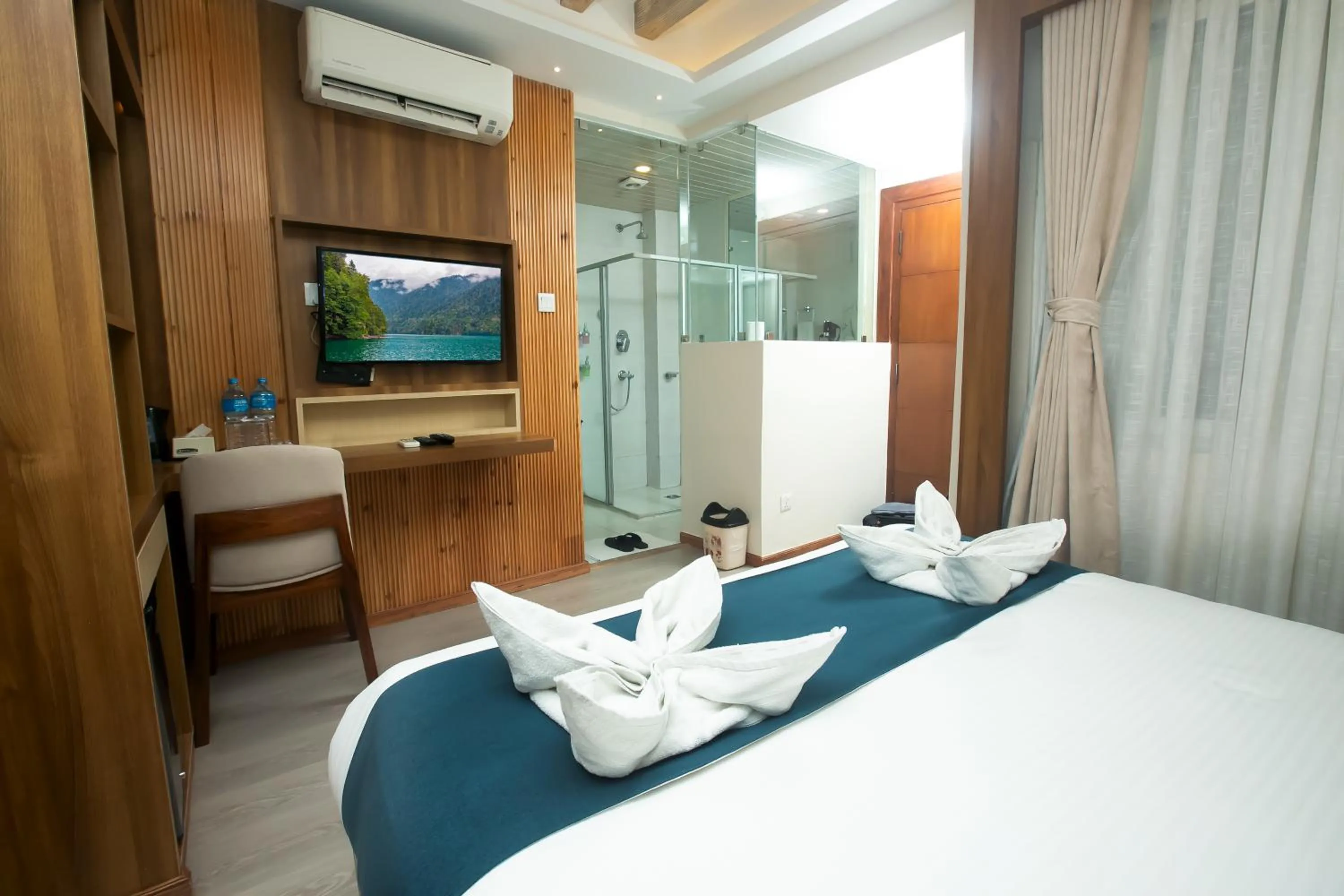 Photo of the whole room, Bed in Maya Boutique Hotel