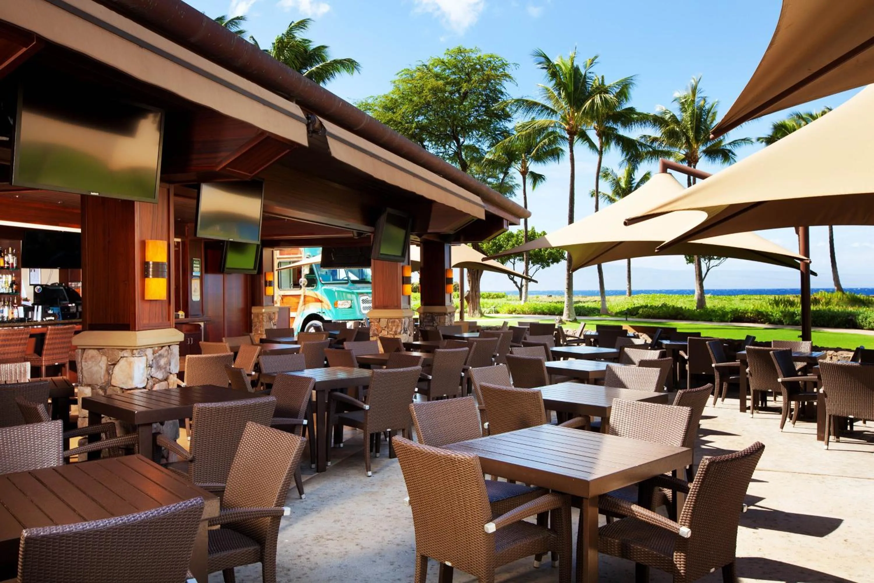 Lounge or bar in The Westin Ka'anapali Ocean Resort Villas North