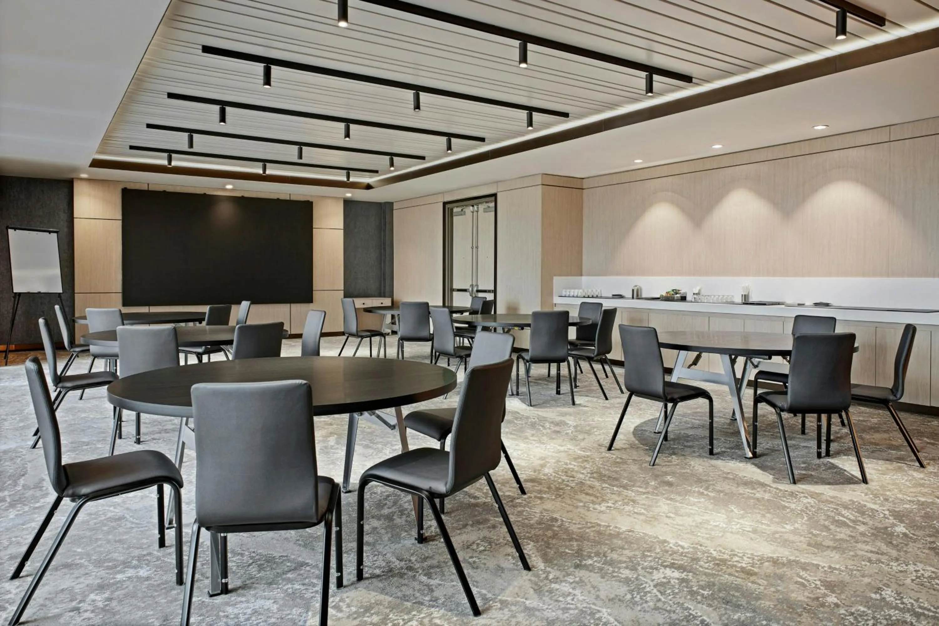 Meeting/conference room in AC Hotel San Jose Airport Belen