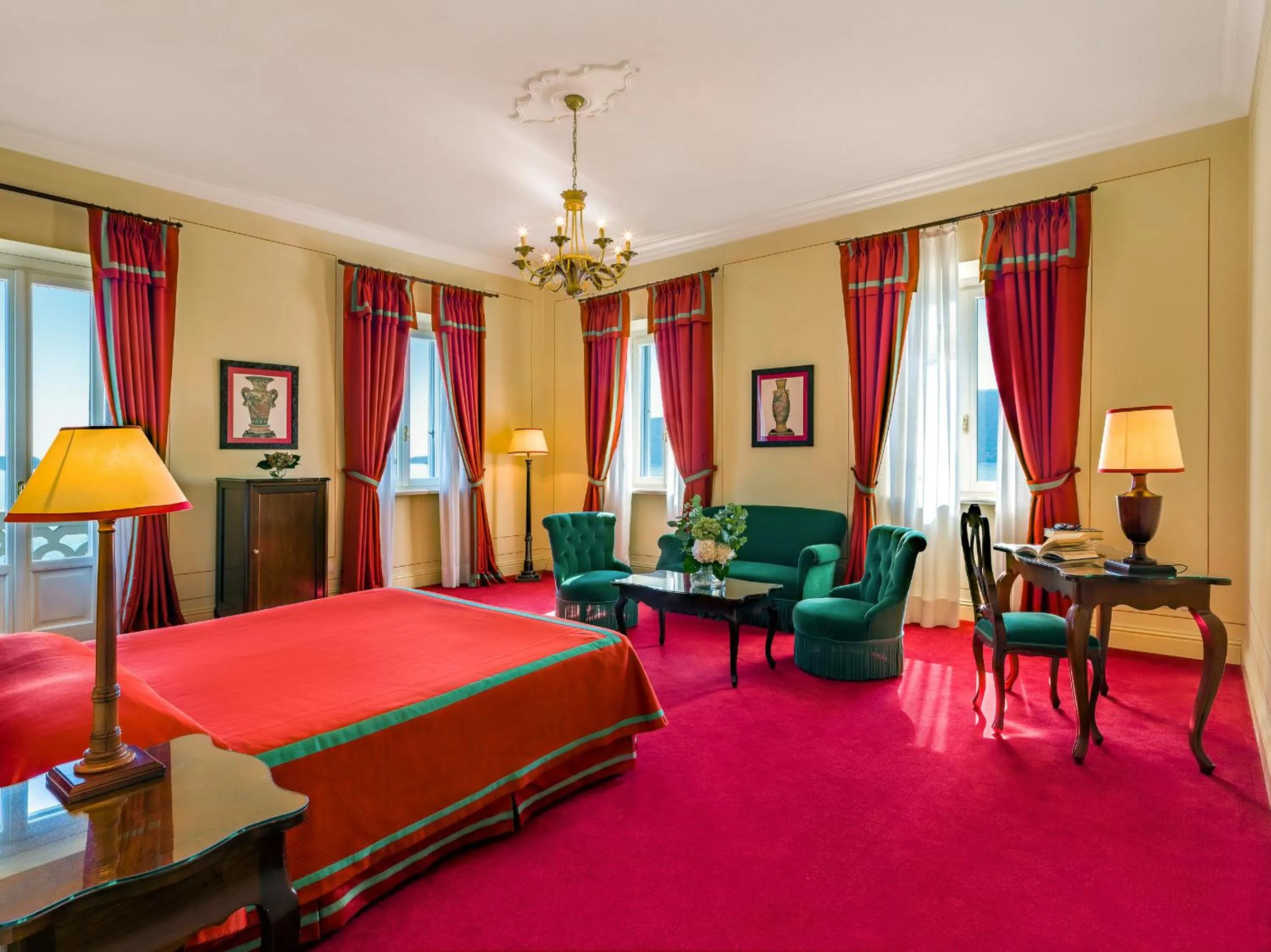 Garden view, Bed in Grand Hotel Majestic